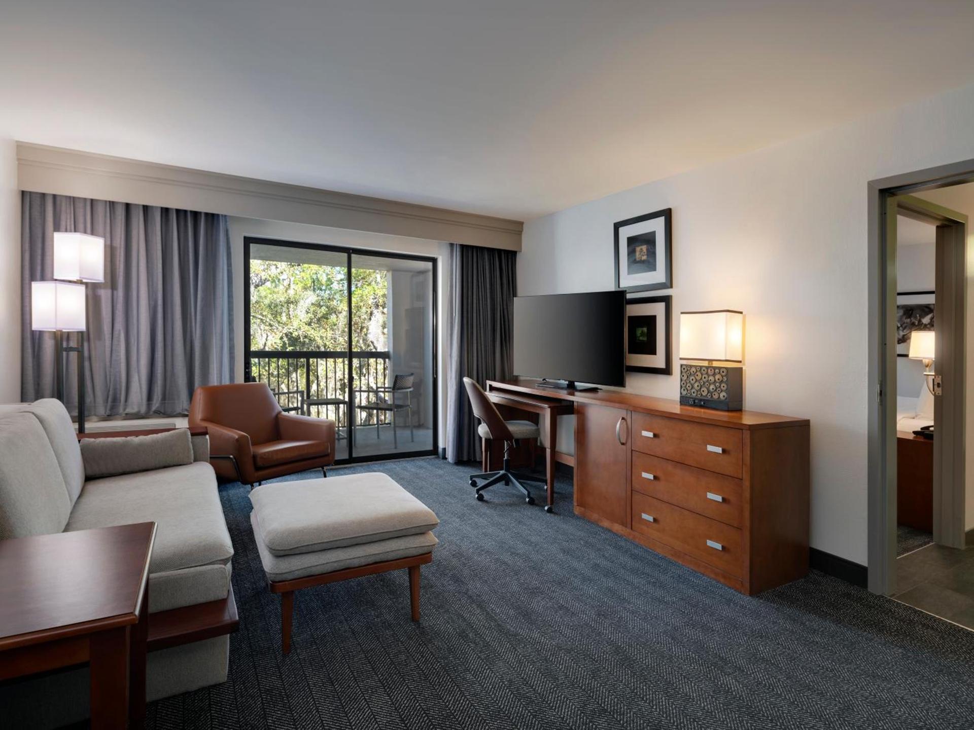 Courtyard Tampa North / I-75 Fletcher photo 51