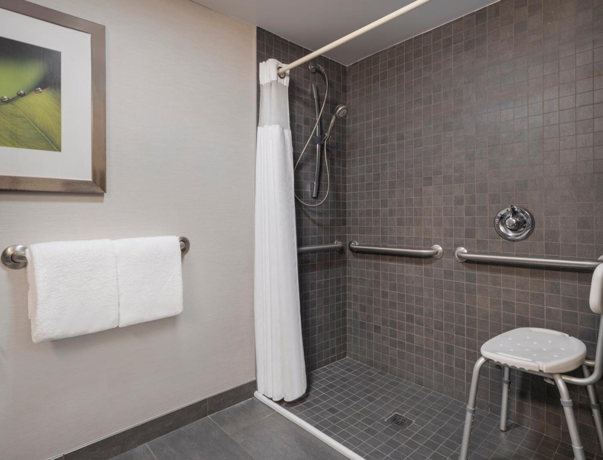Courtyard Tampa North / I-75 Fletcher photo 58