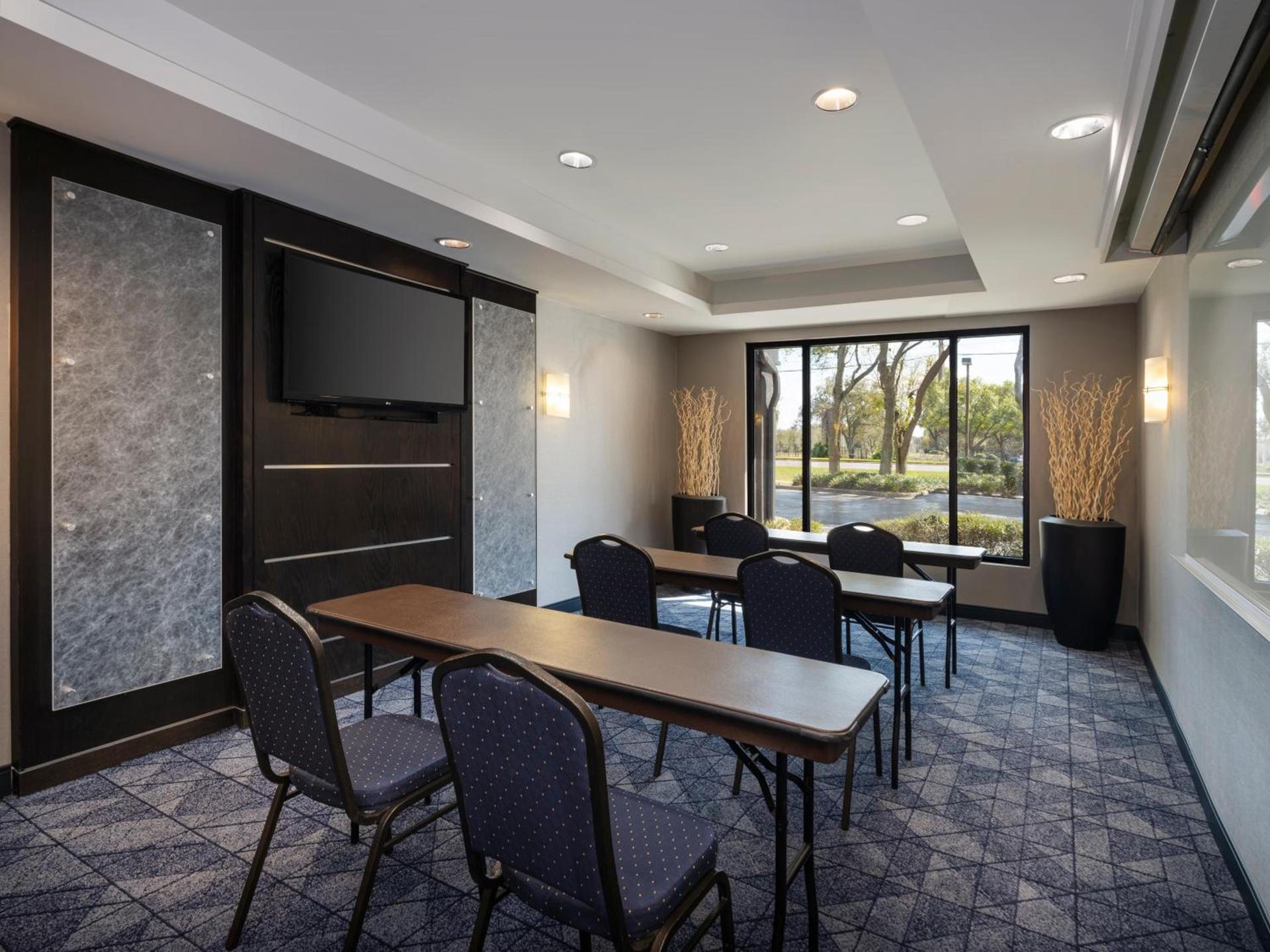 Courtyard Tampa North / I-75 Fletcher photo 45