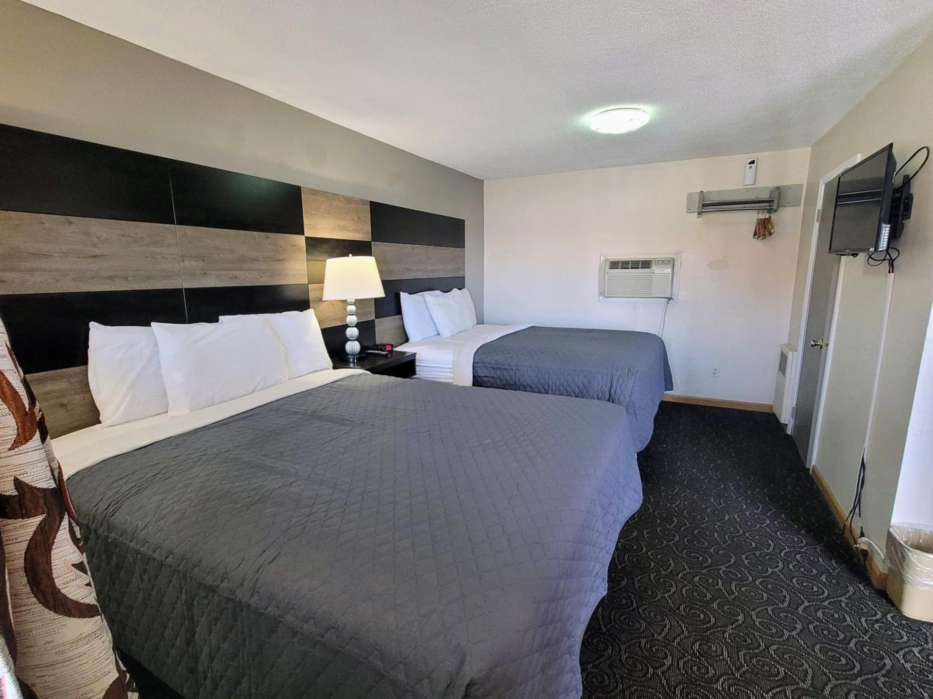 Woodland Inn photo 38
