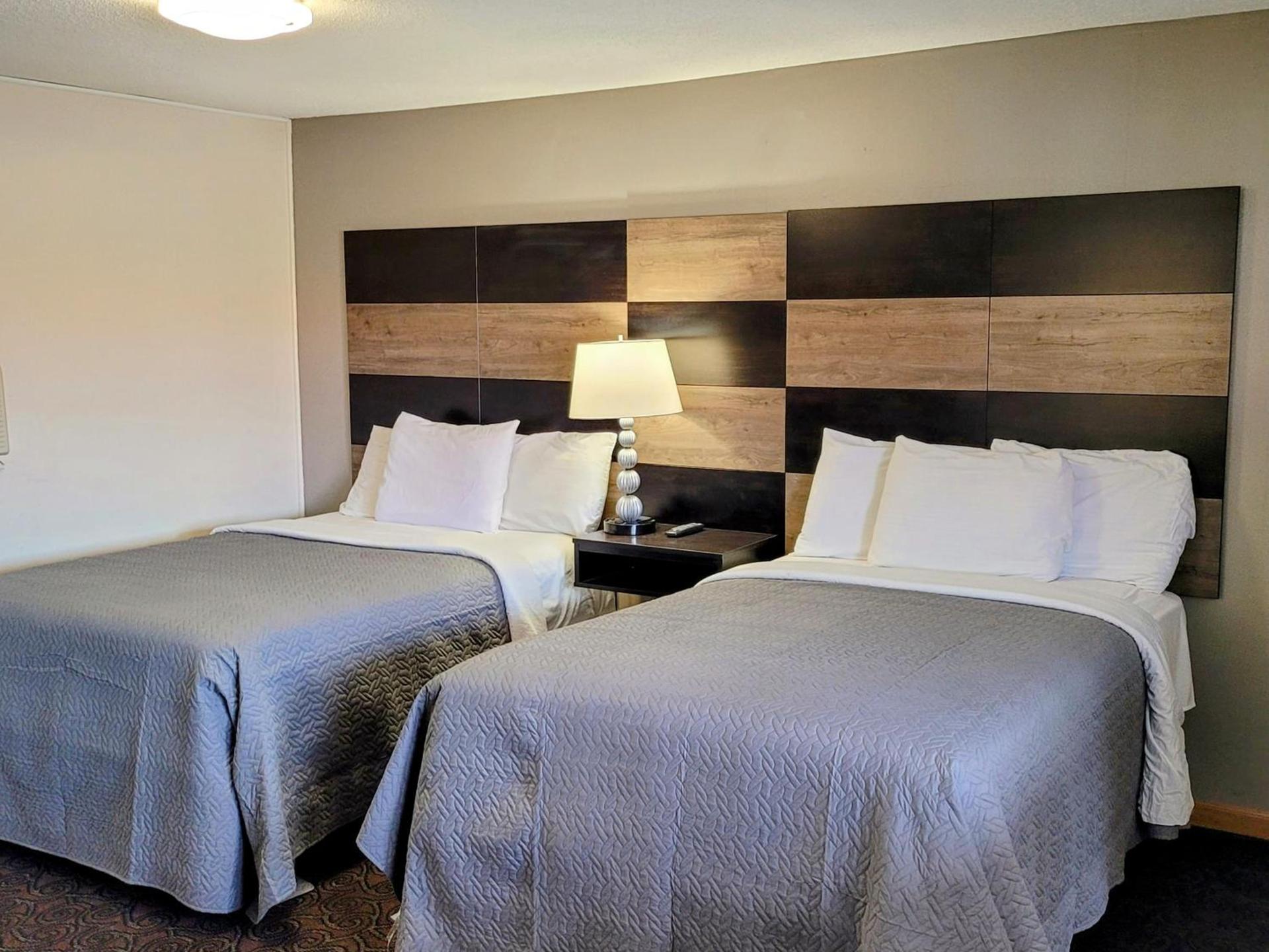 Woodland Inn photo 36