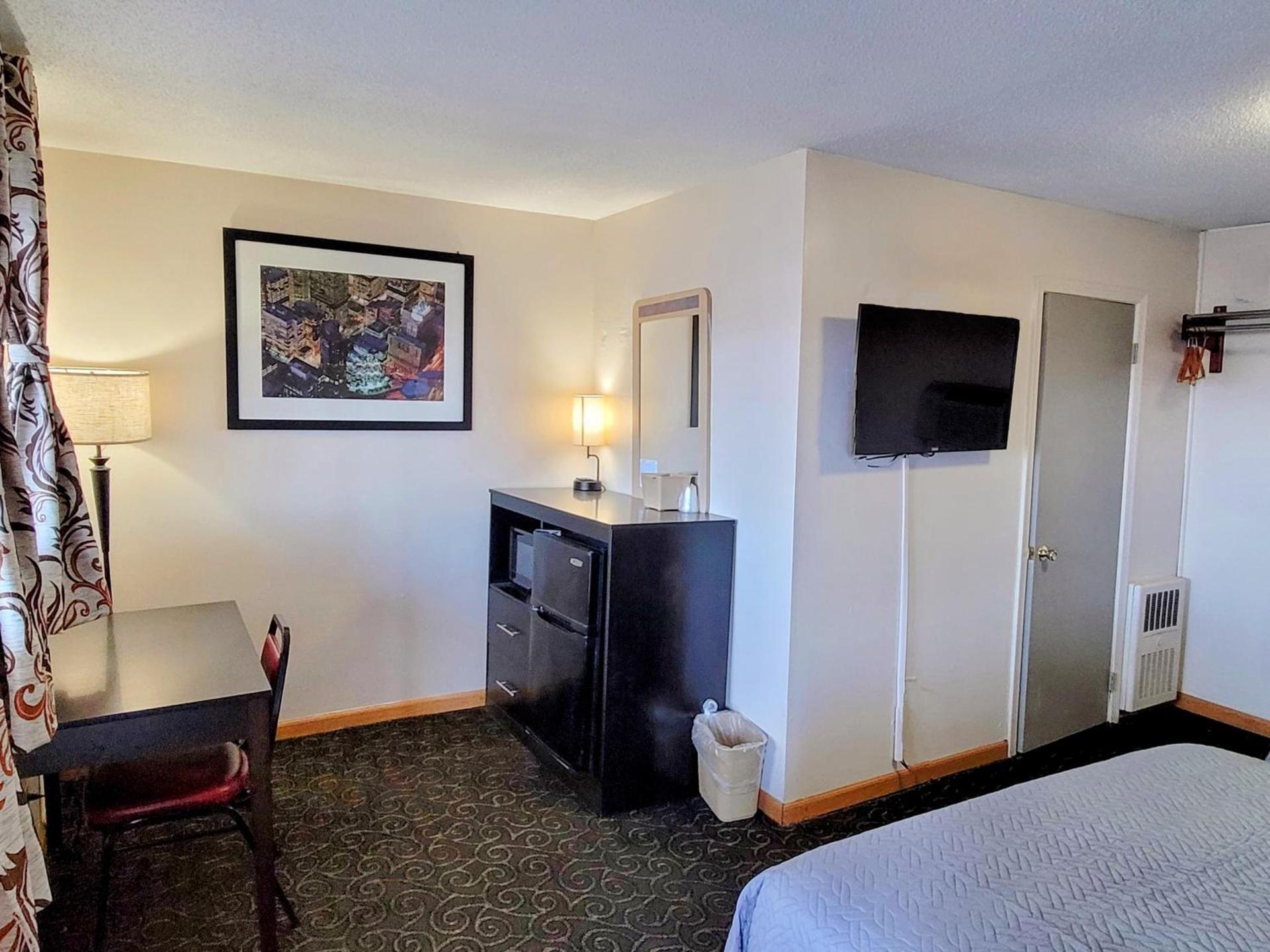 Woodland Inn photo 37