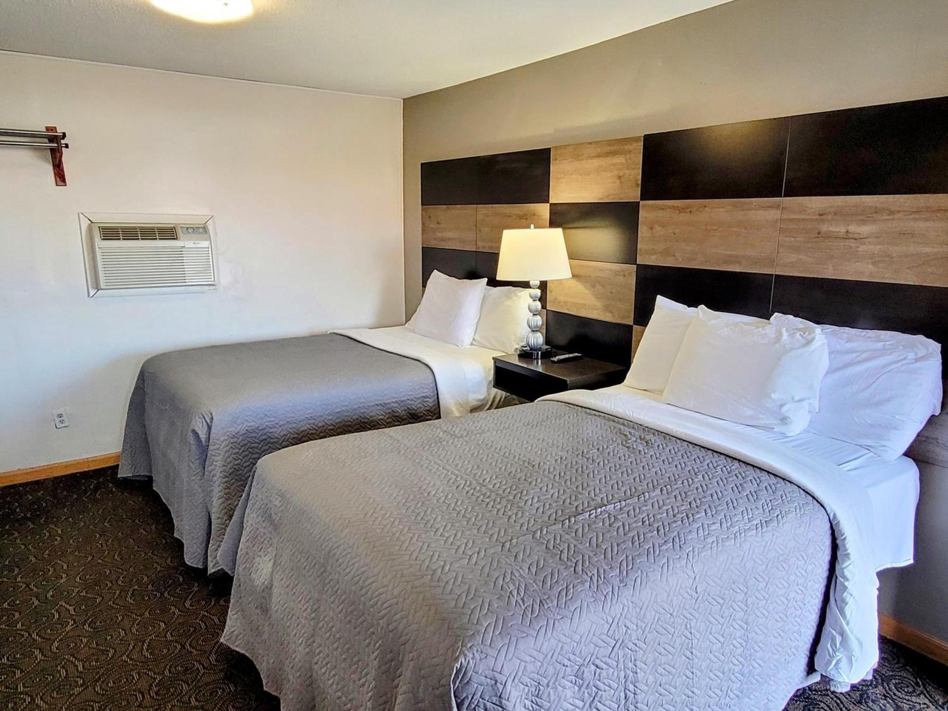 Woodland Inn photo 31