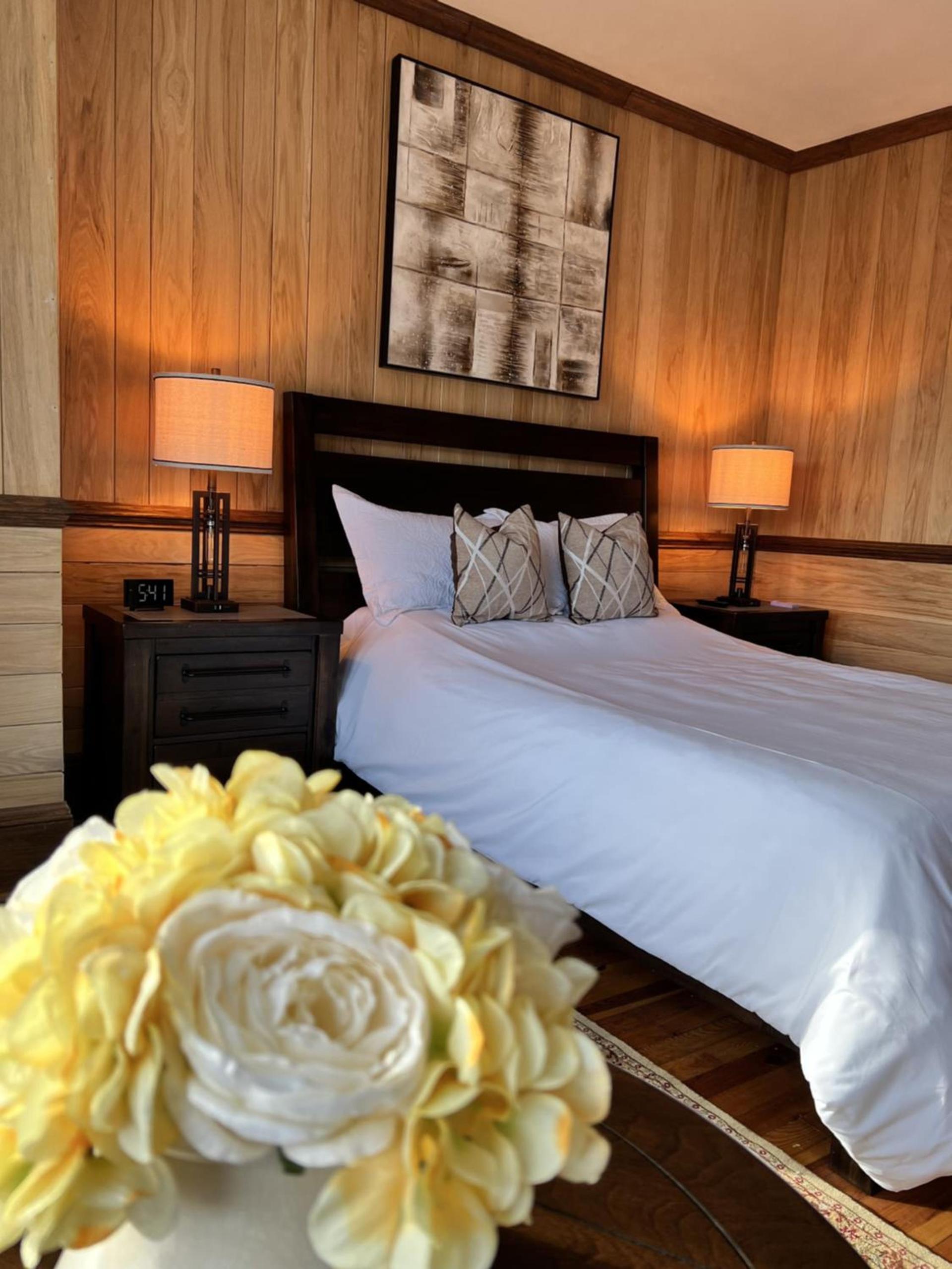 Monterey Inn photo 7