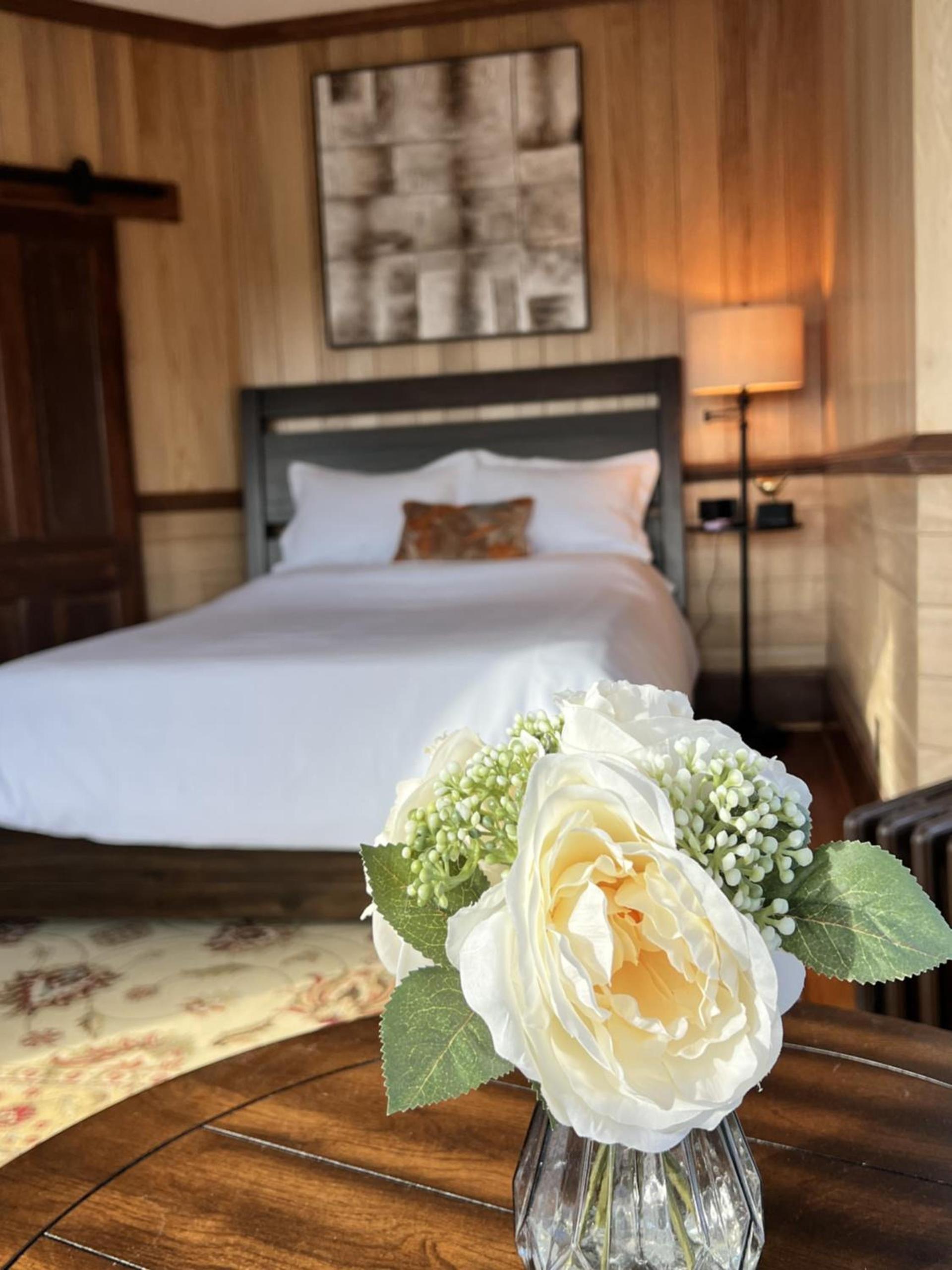 Monterey Inn photo 10