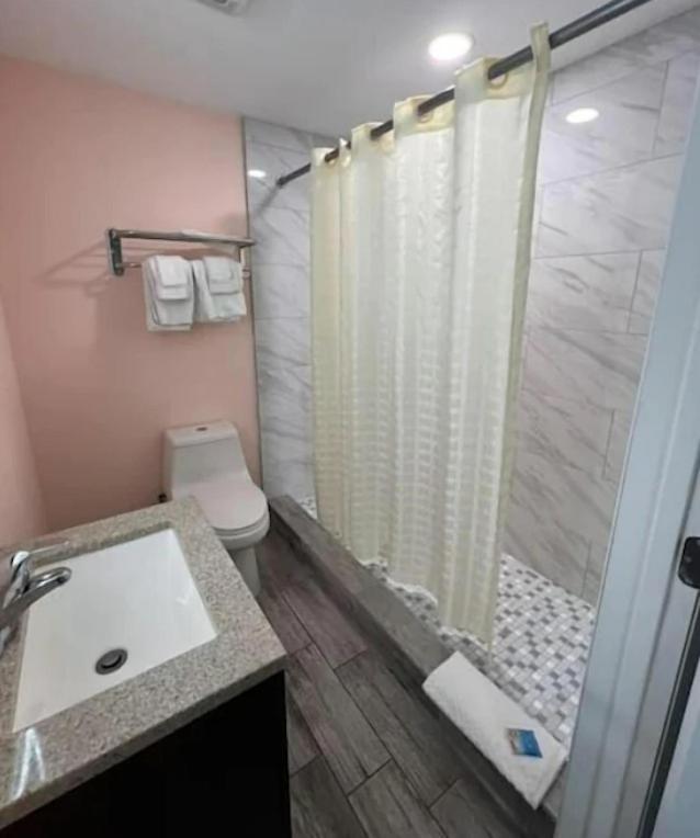 Atlantic Shores Motel photo 9
