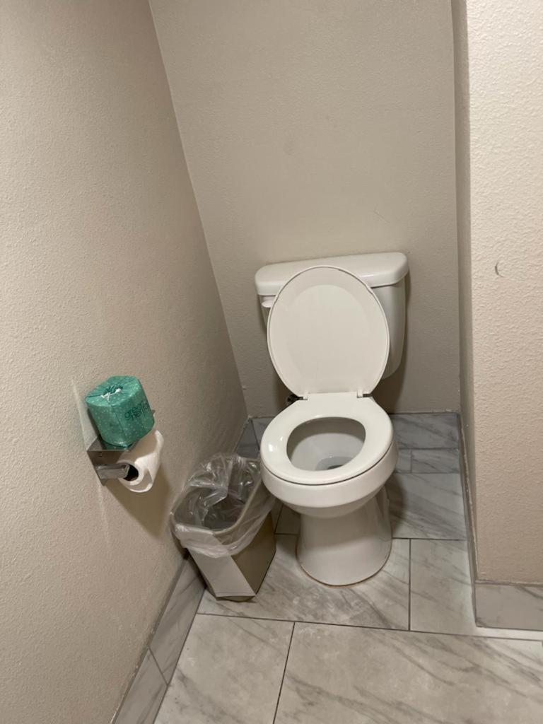 Bear Mount Inn & Suites photo 8