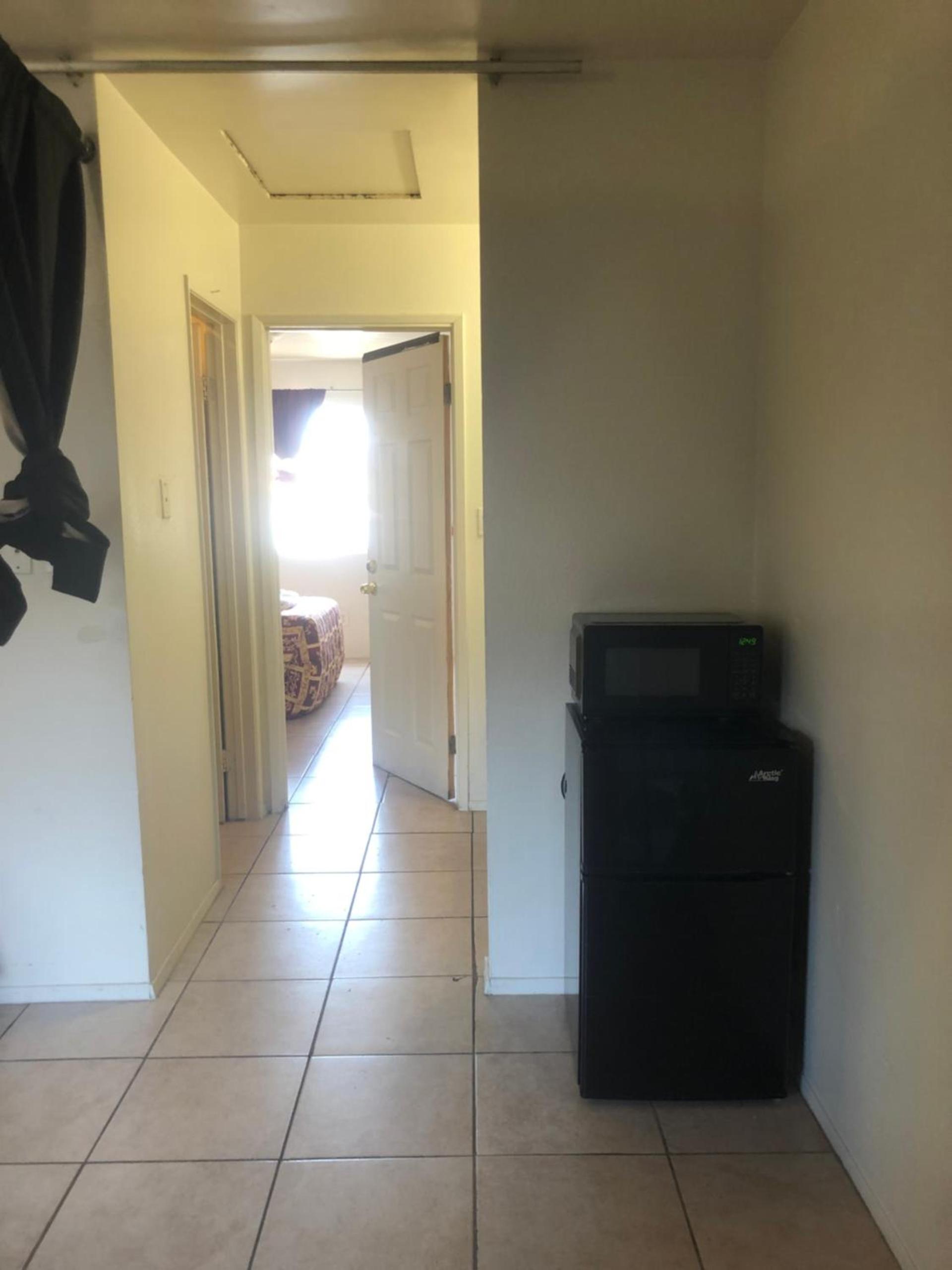 Crown Inn & Suites photo 17