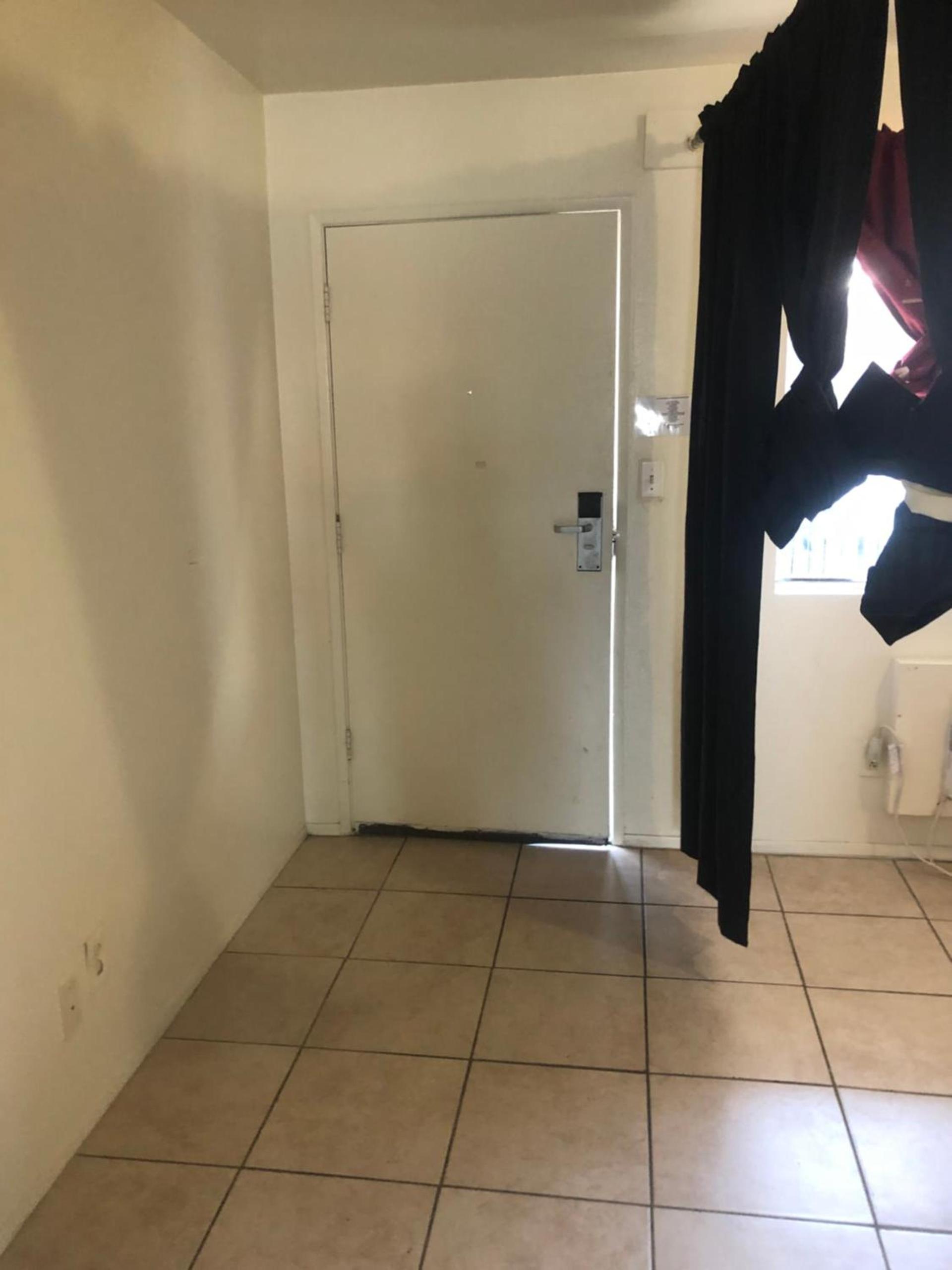 Crown Inn & Suites photo 47