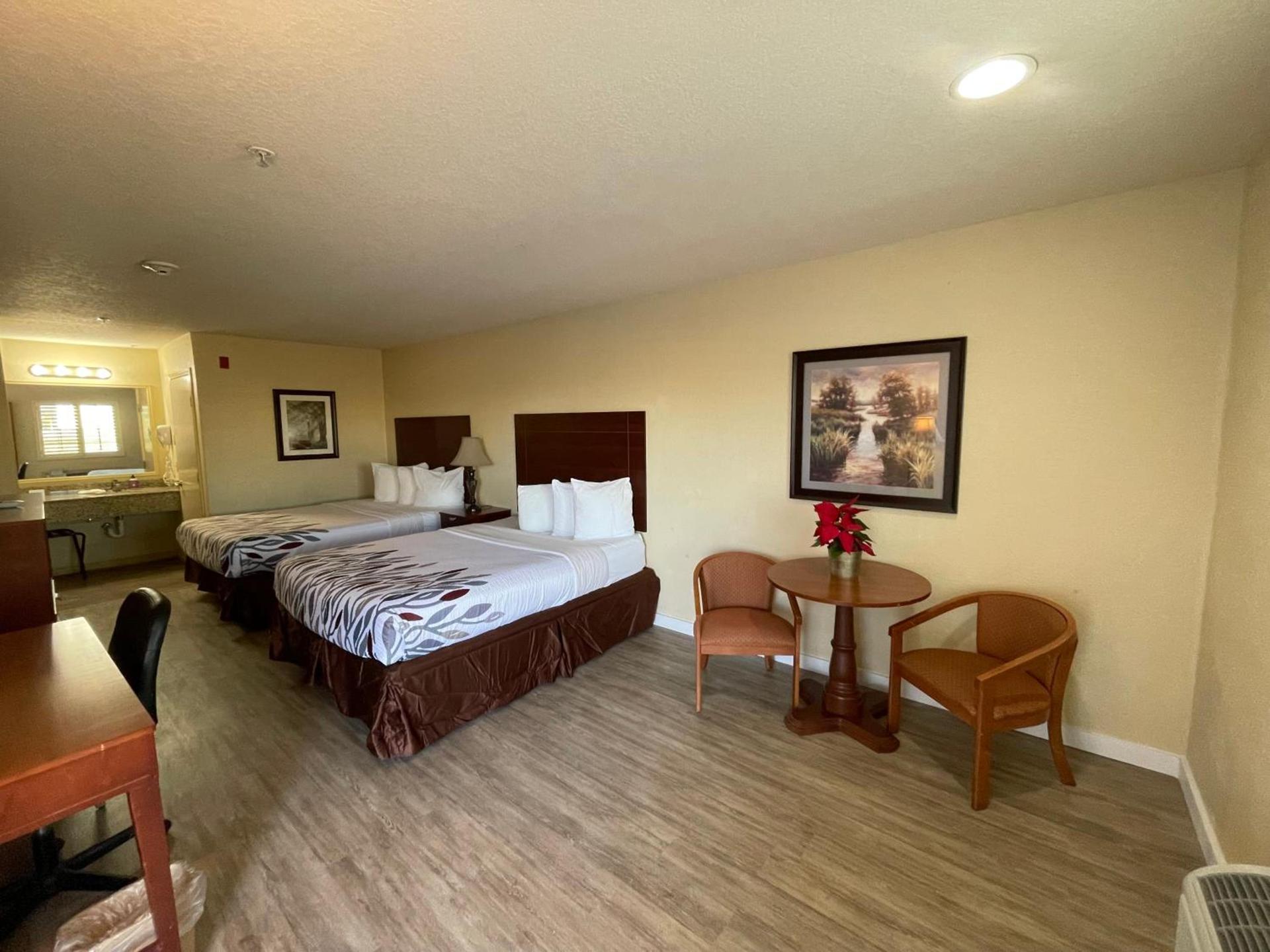 Kenedy Inn and Suites photo 5
