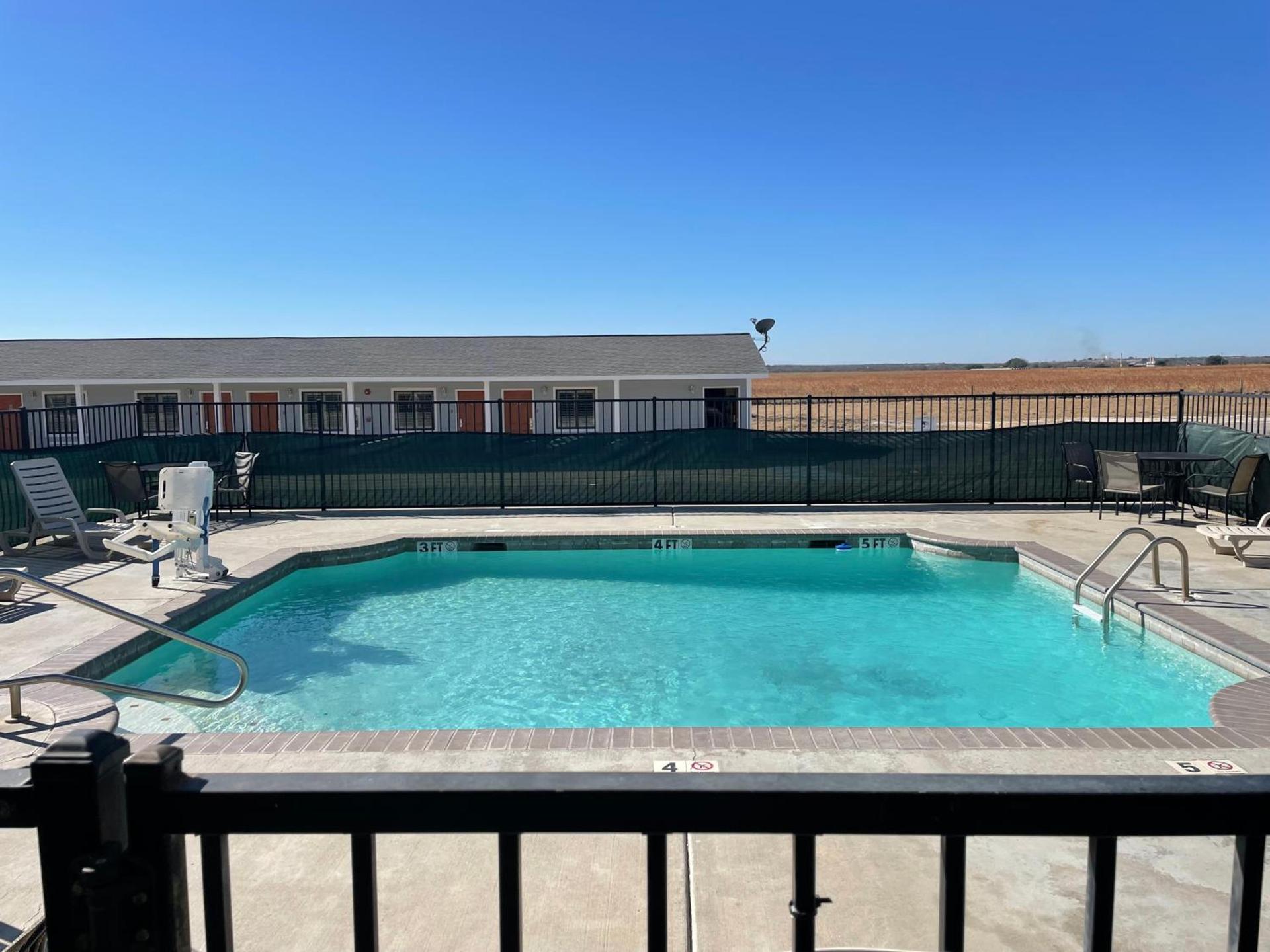 Kenedy Inn and Suites photo 3