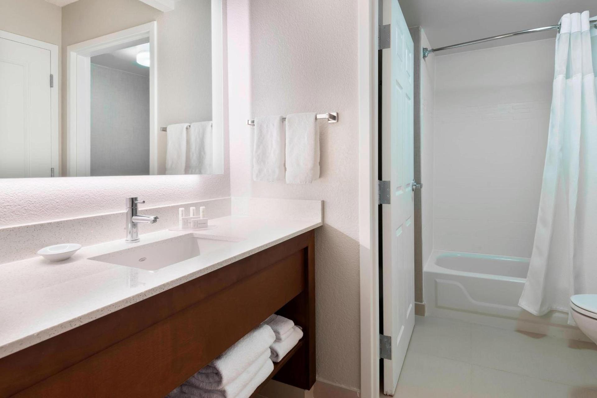 Residence Inn by Marriott Tampa at USF/Medical Center photo 17