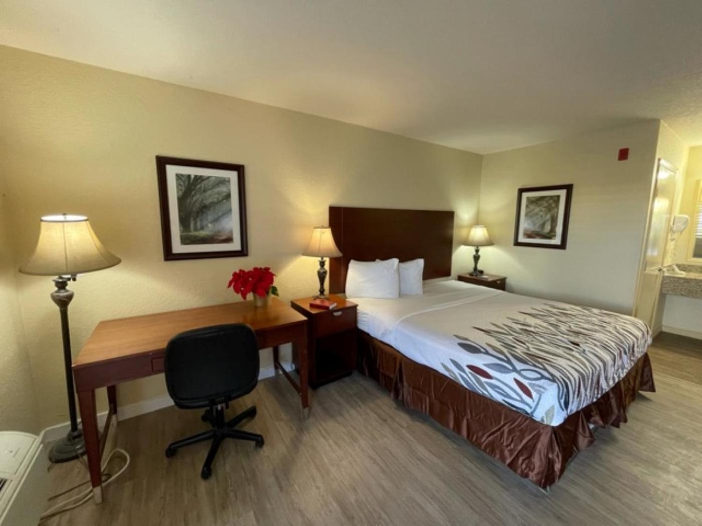 Kenedy Inn and Suites photo 17