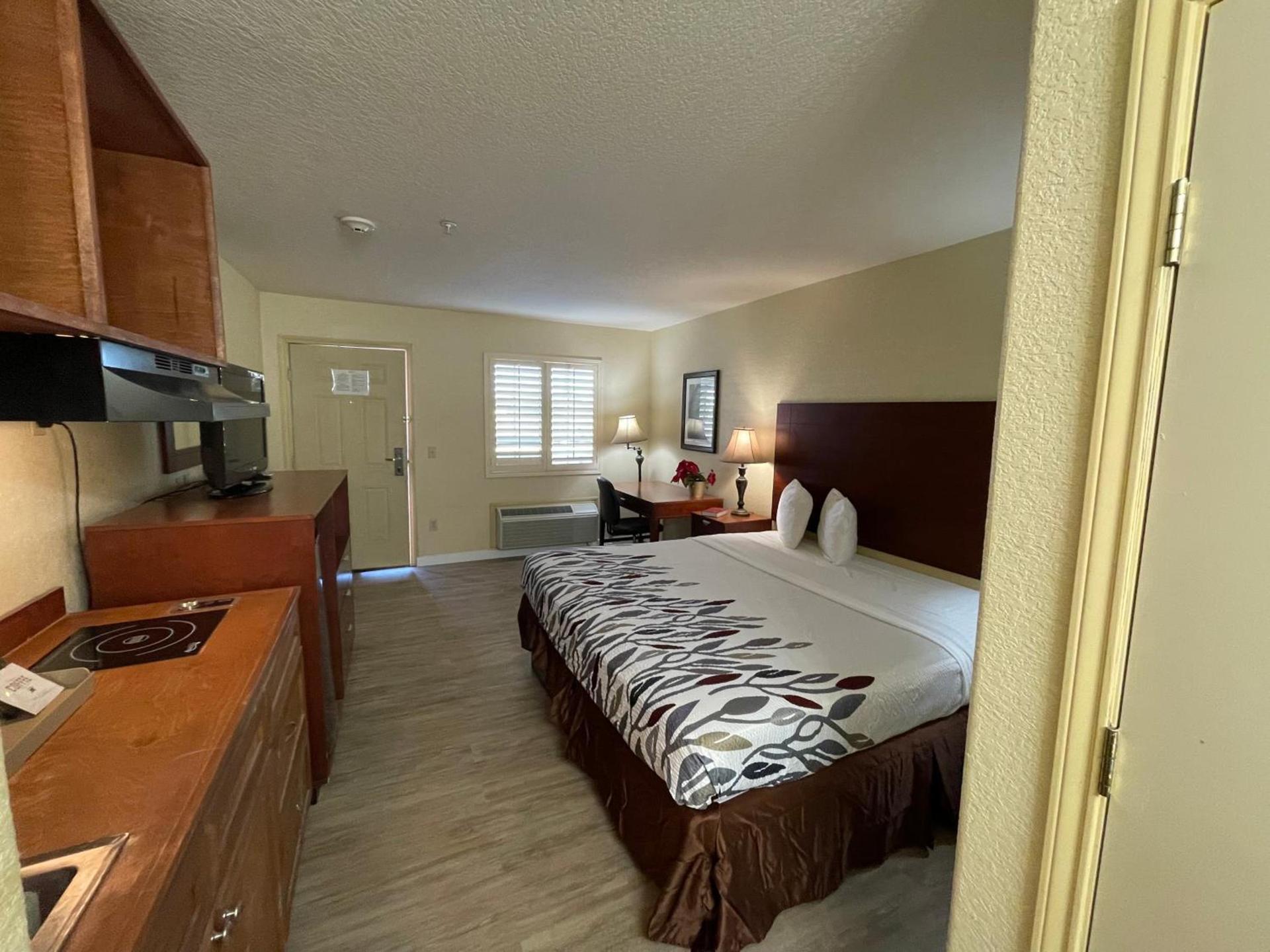 Kenedy Inn and Suites photo 15