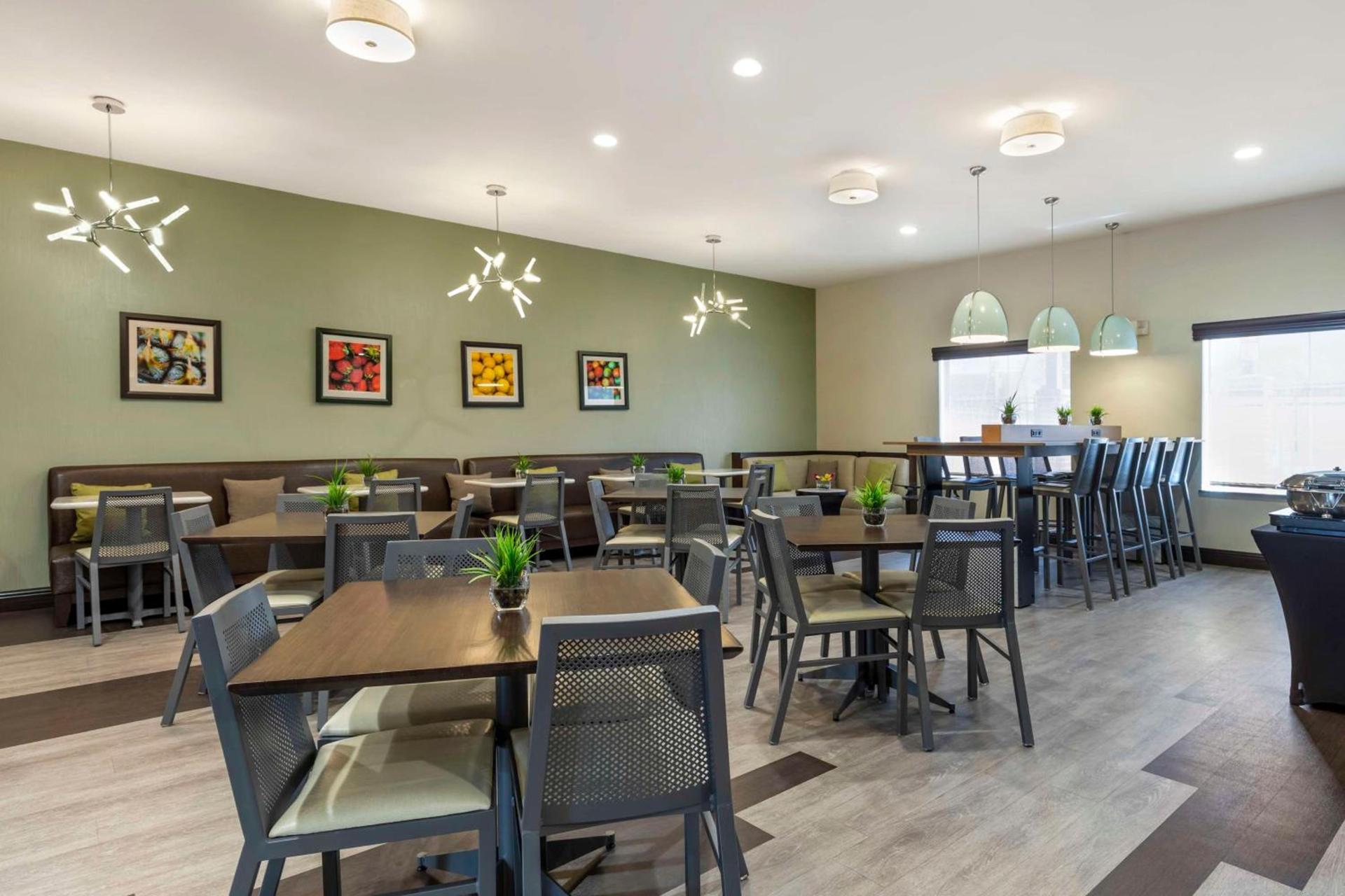 Best Western Plus Duncanville Dallas photo 34