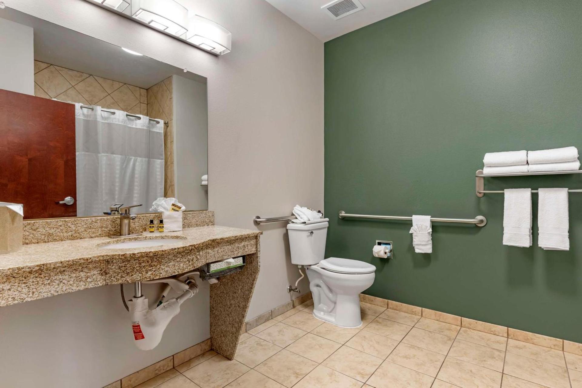Best Western Plus Duncanville Dallas photo 23