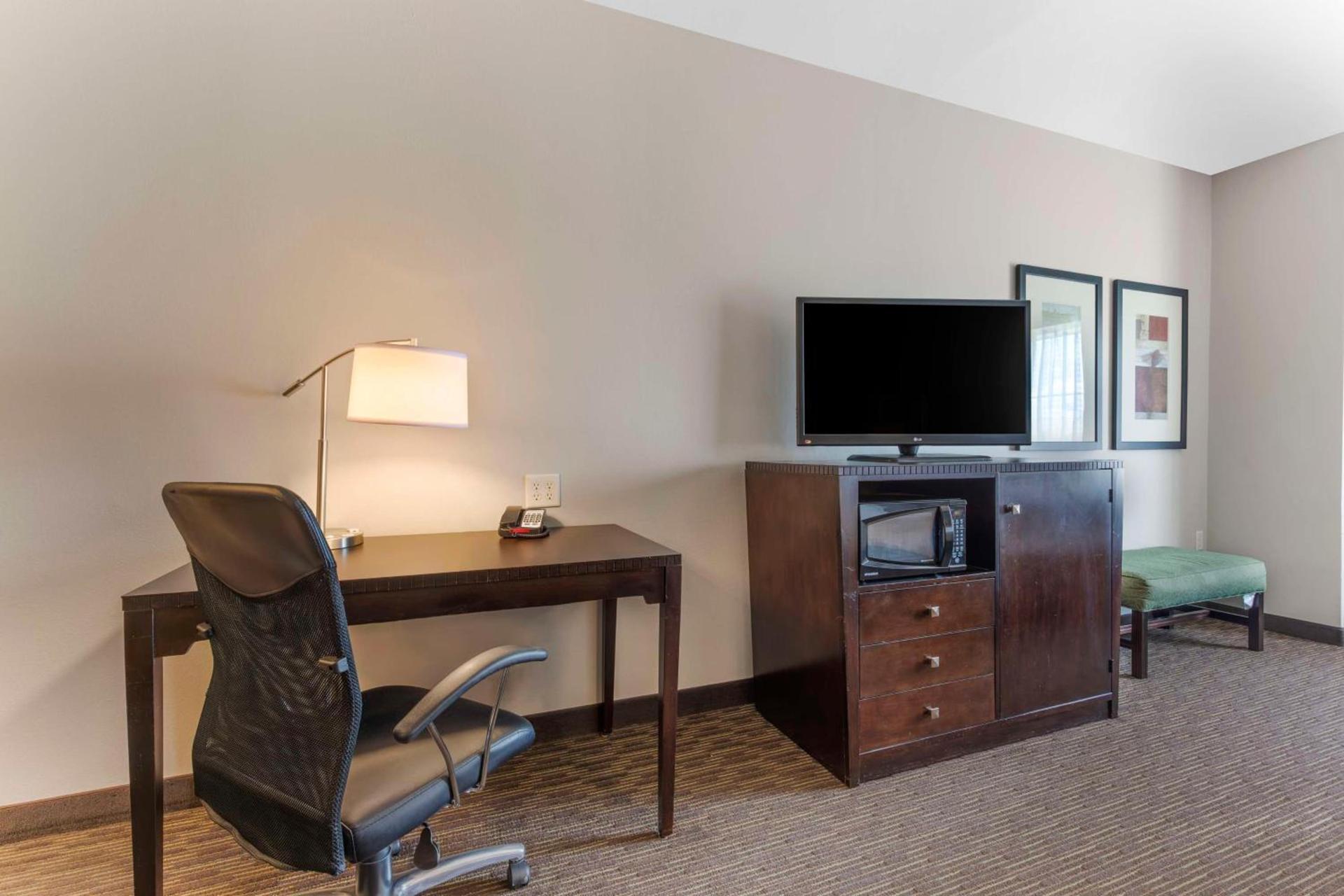 Best Western Plus Duncanville Dallas photo 19