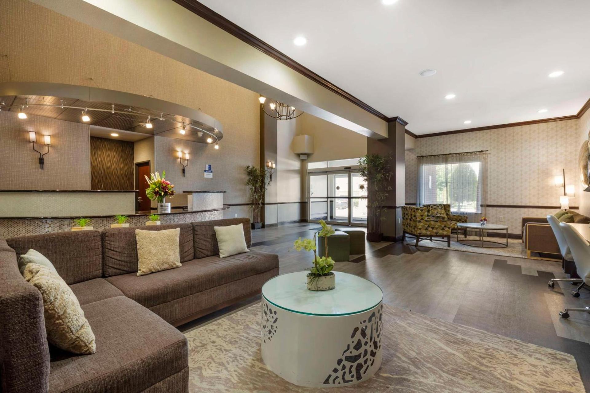 Best Western Plus Duncanville Dallas photo 2