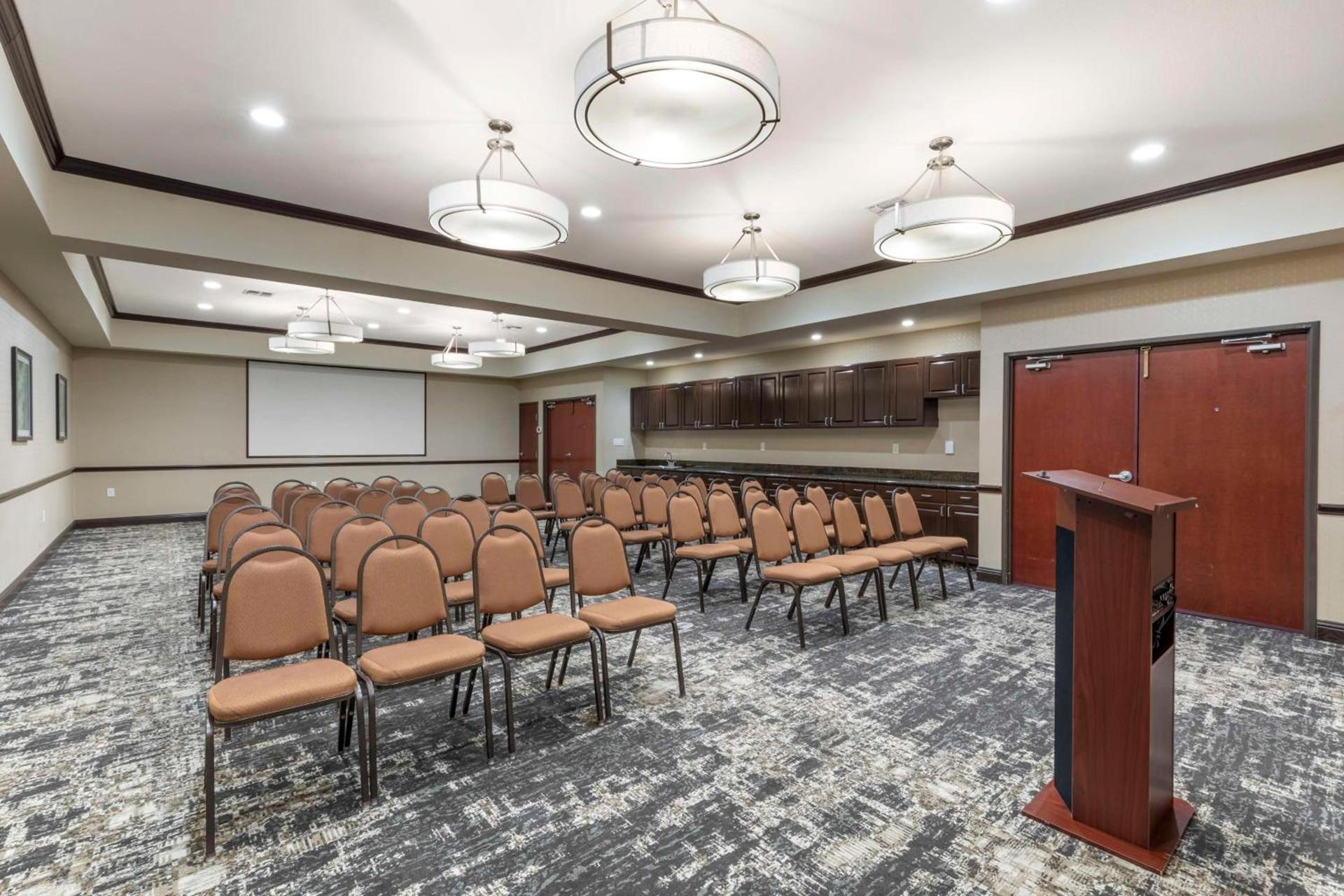 Best Western Plus Duncanville Dallas photo 5