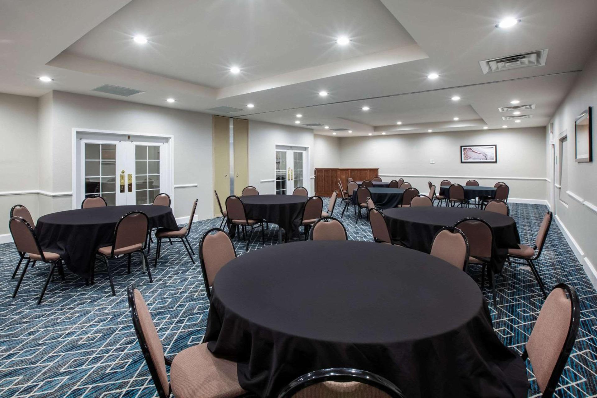 La Quinta by Wyndham Lubbock North photo 9