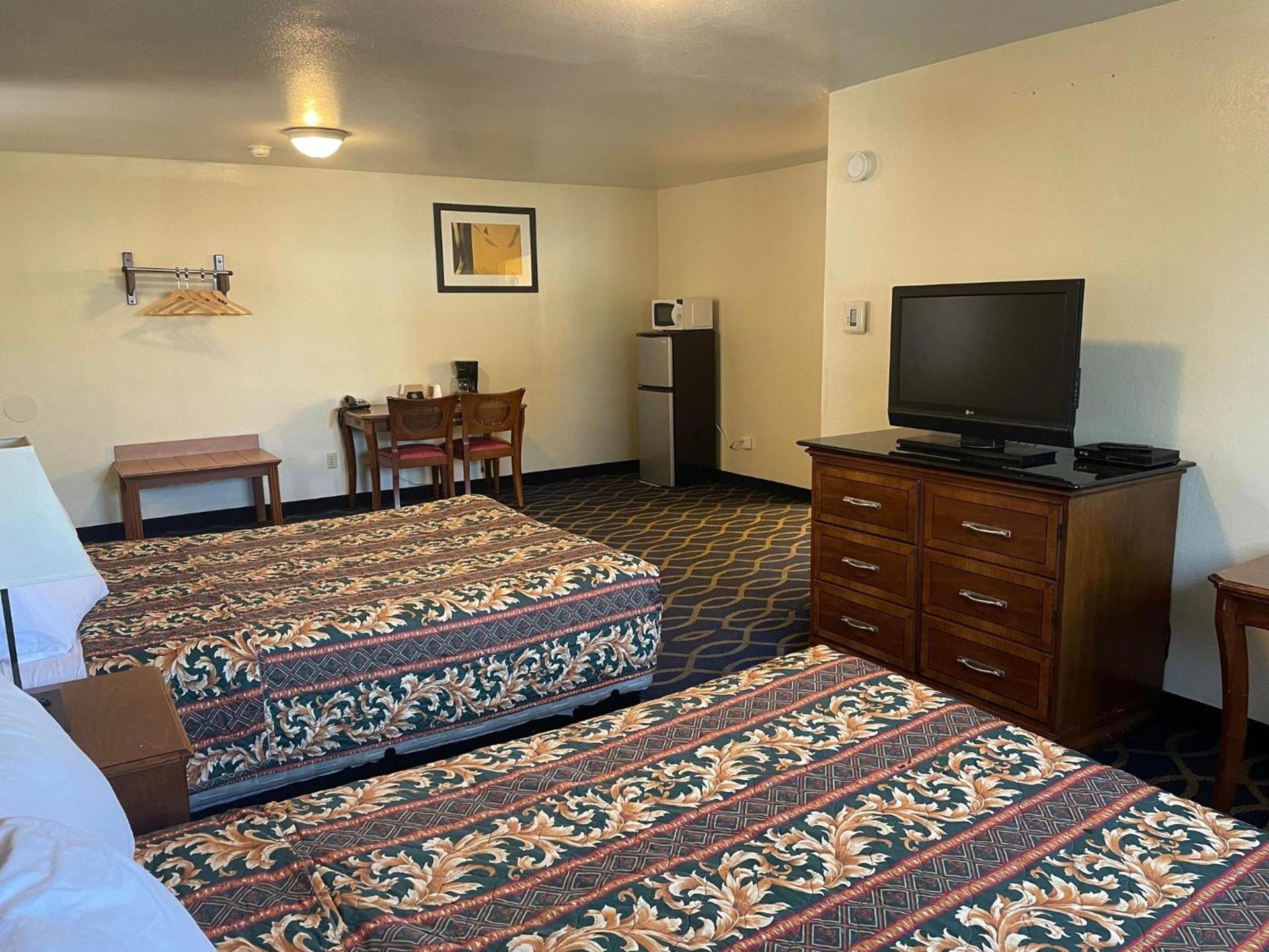 Holiday Motel Oakdale photo 13