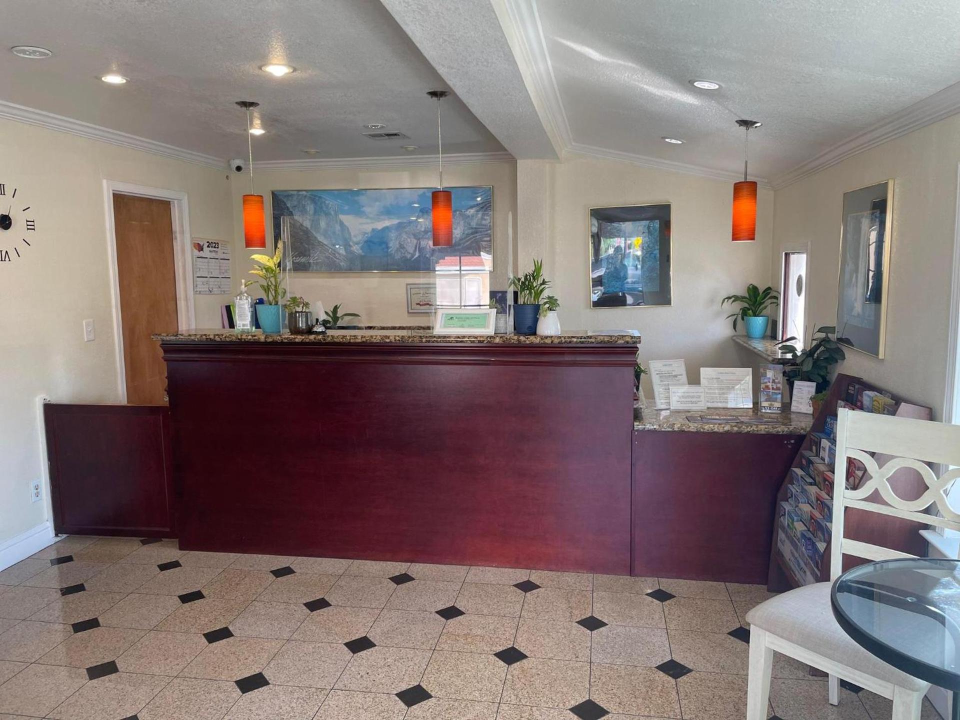 Holiday Motel Oakdale photo 23