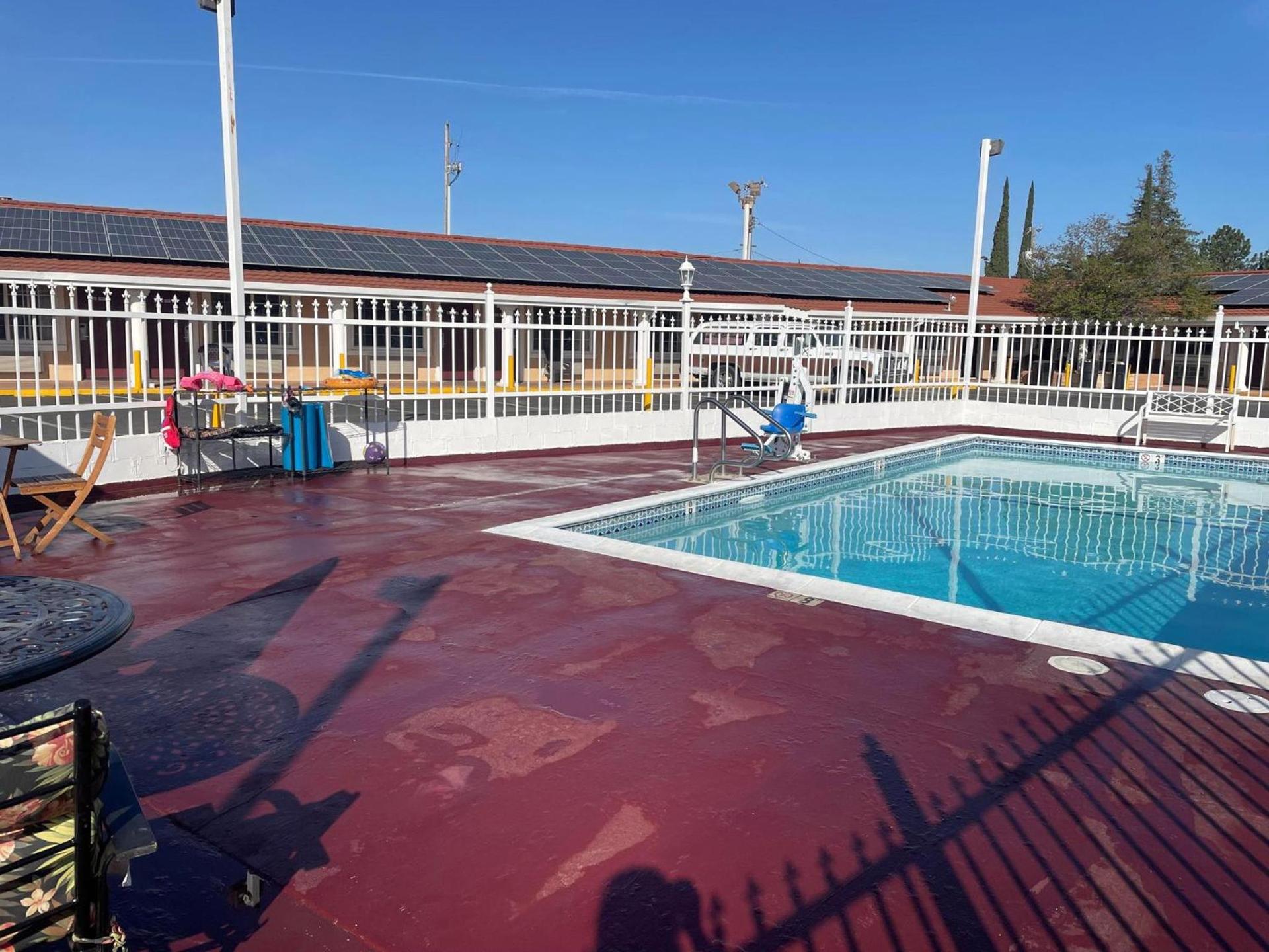 Holiday Motel Oakdale photo 27