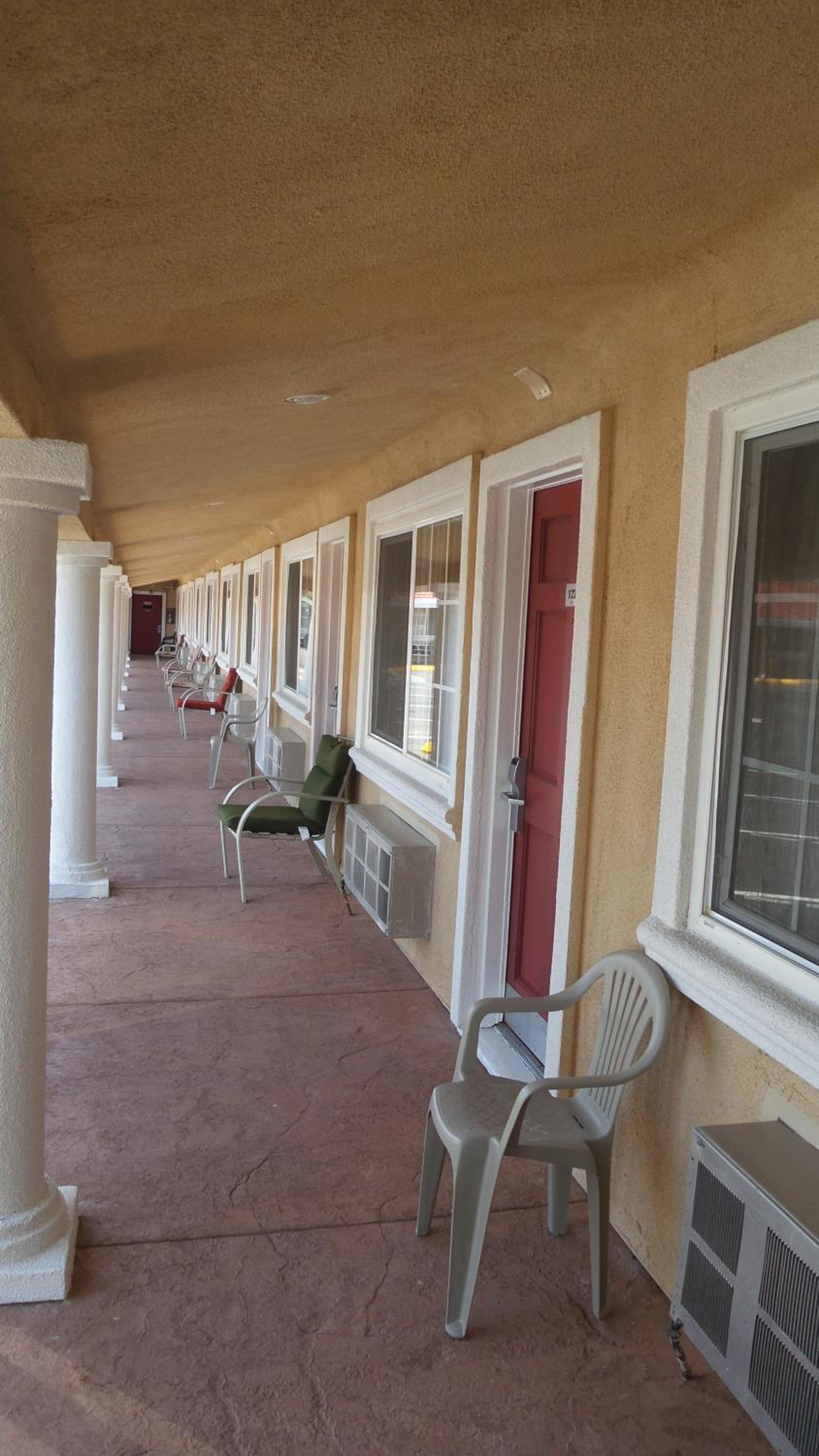 Holiday Motel Oakdale photo 30