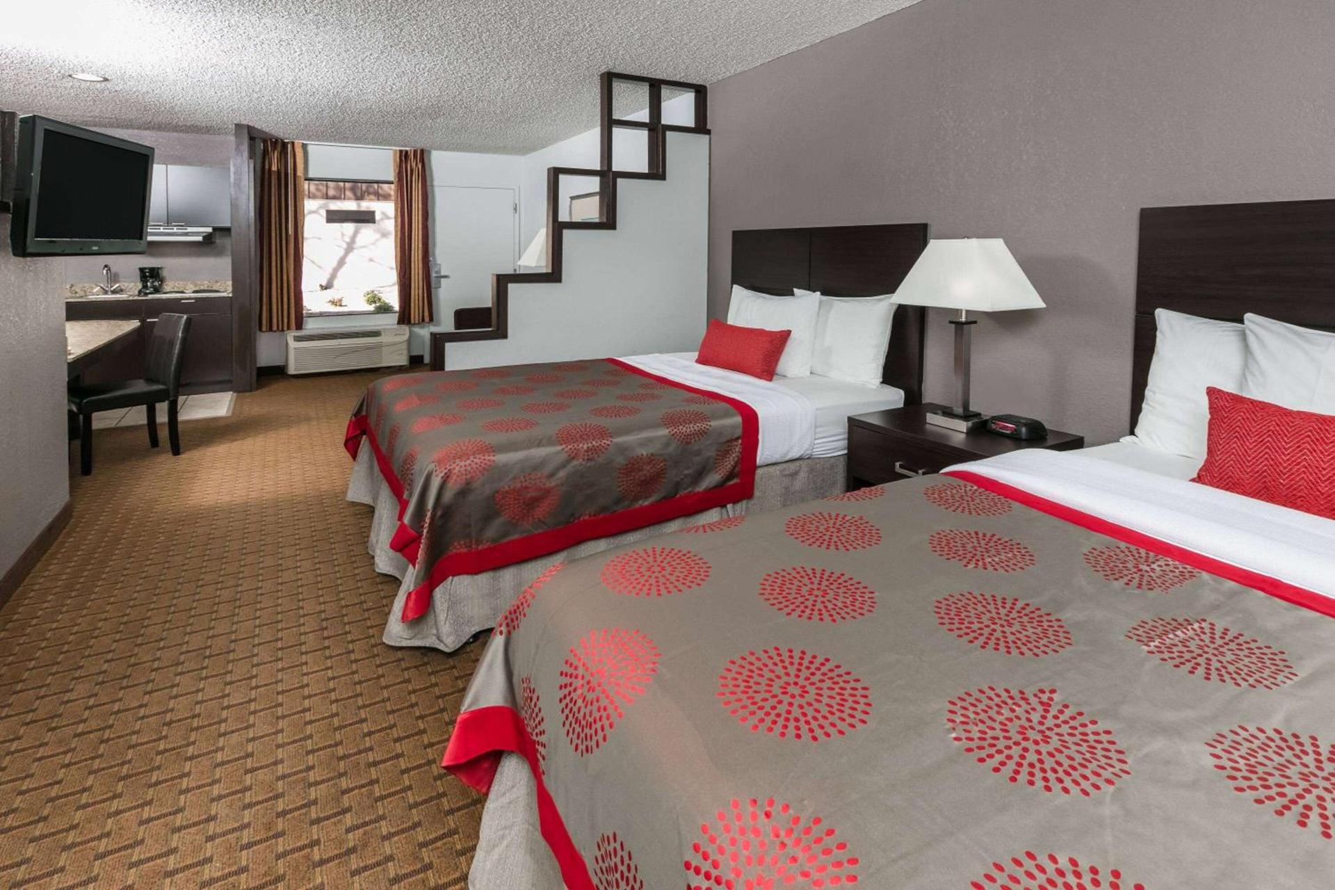 Ramada by Wyndham El Paso photo 11