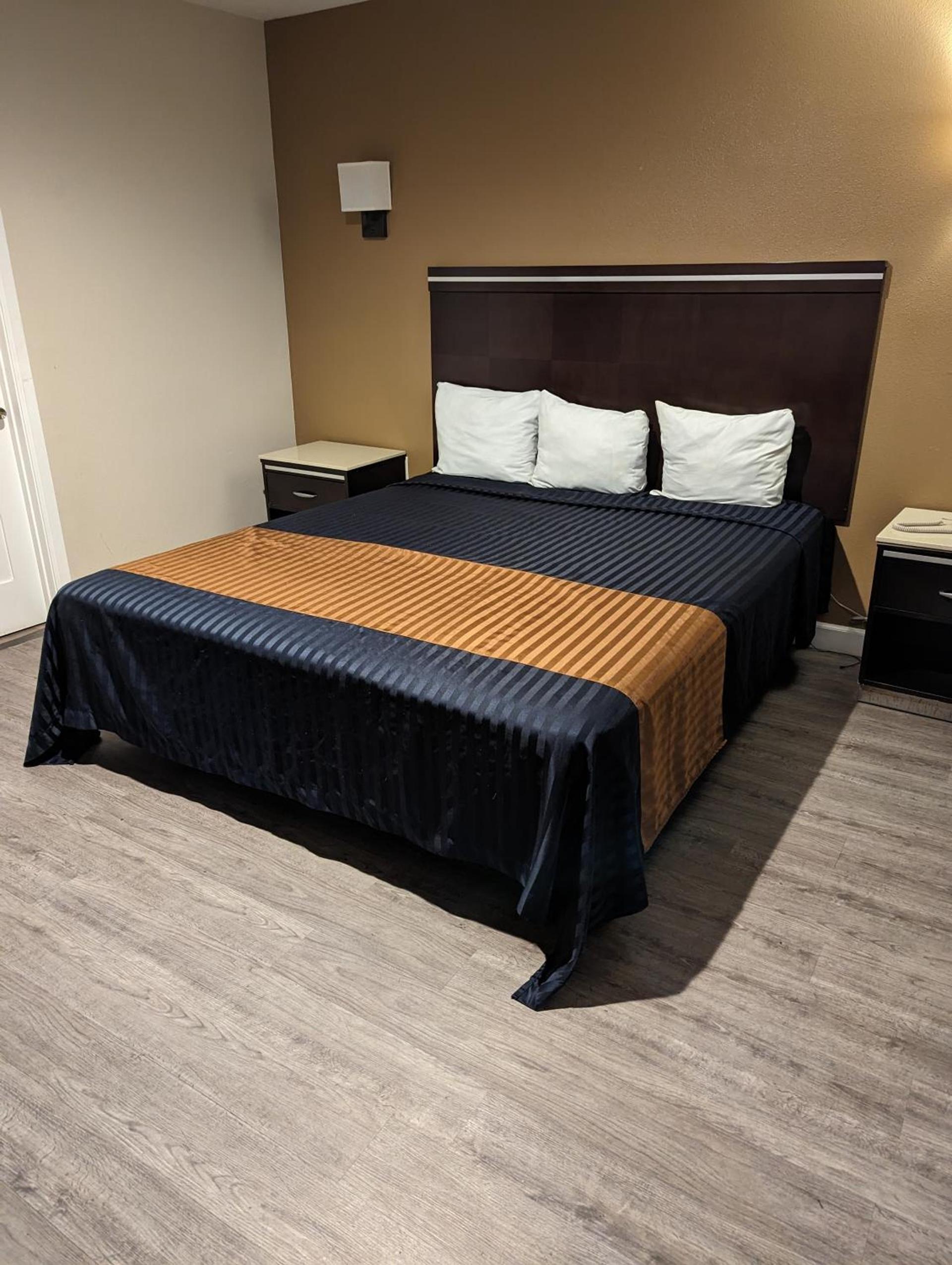 Epic Hotel photo 28
