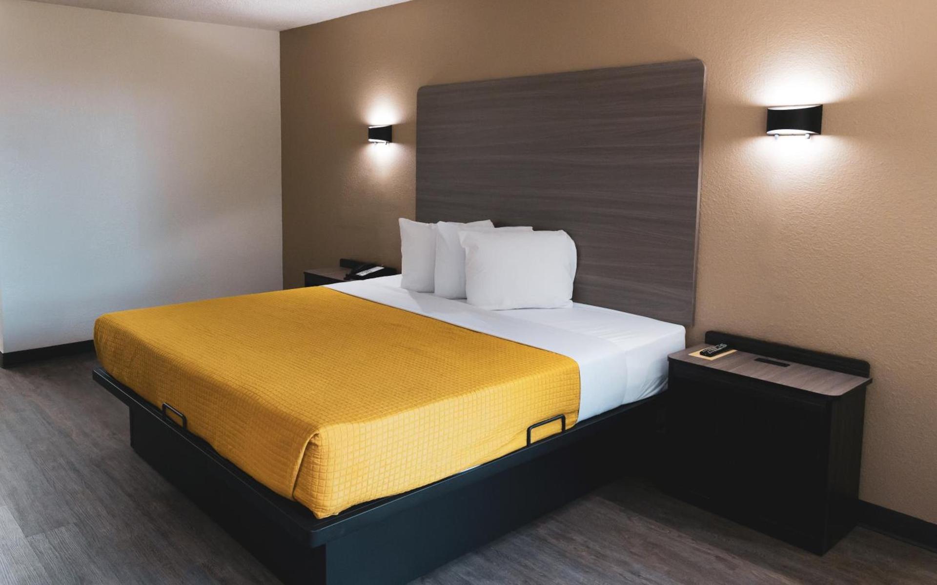 Express Inn & Suites photo 17