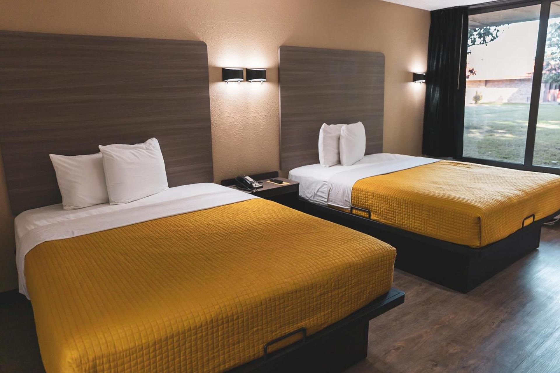 Express Inn & Suites photo 14