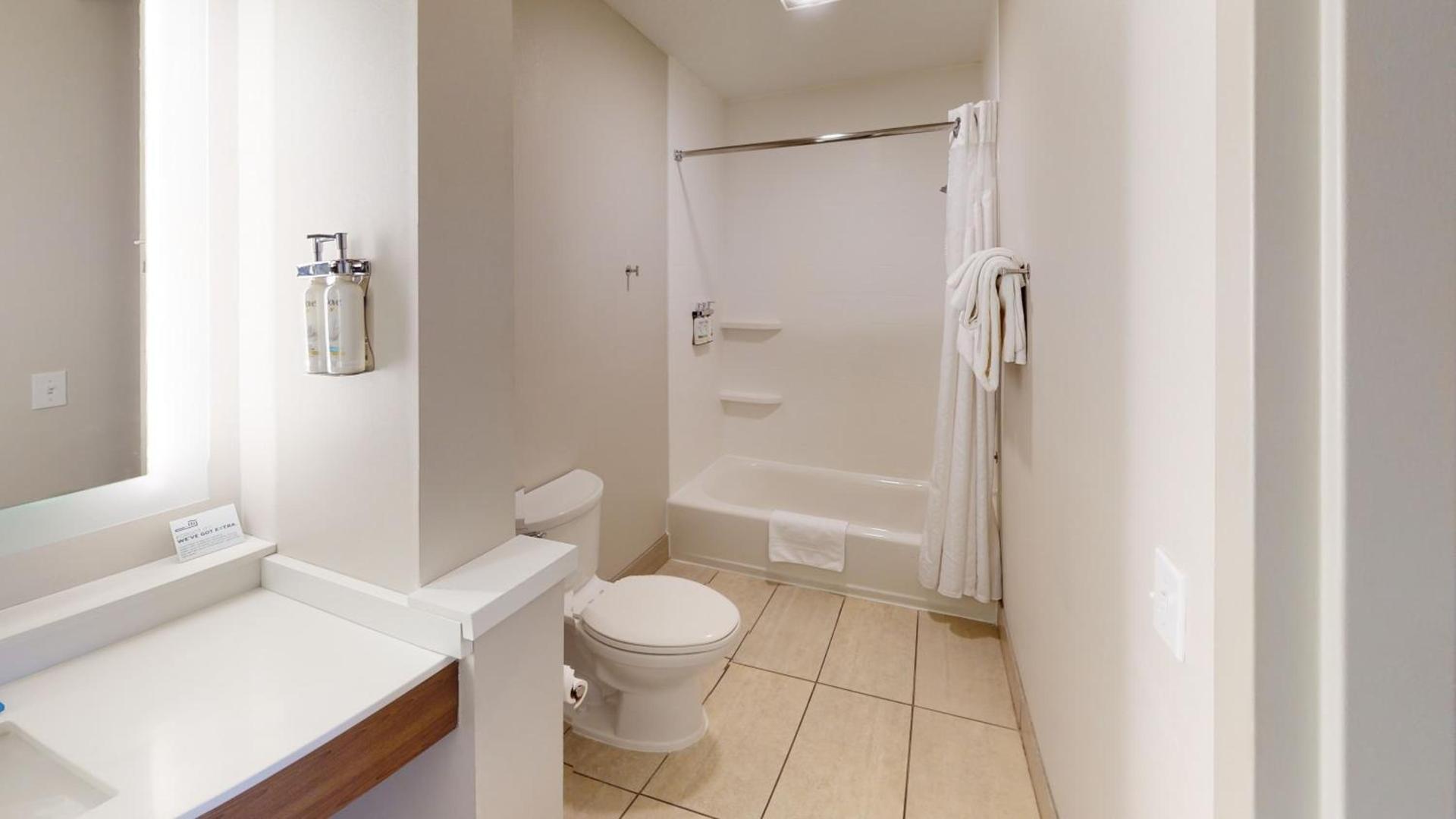Holiday Inn Express South Burlington by IHG photo 34