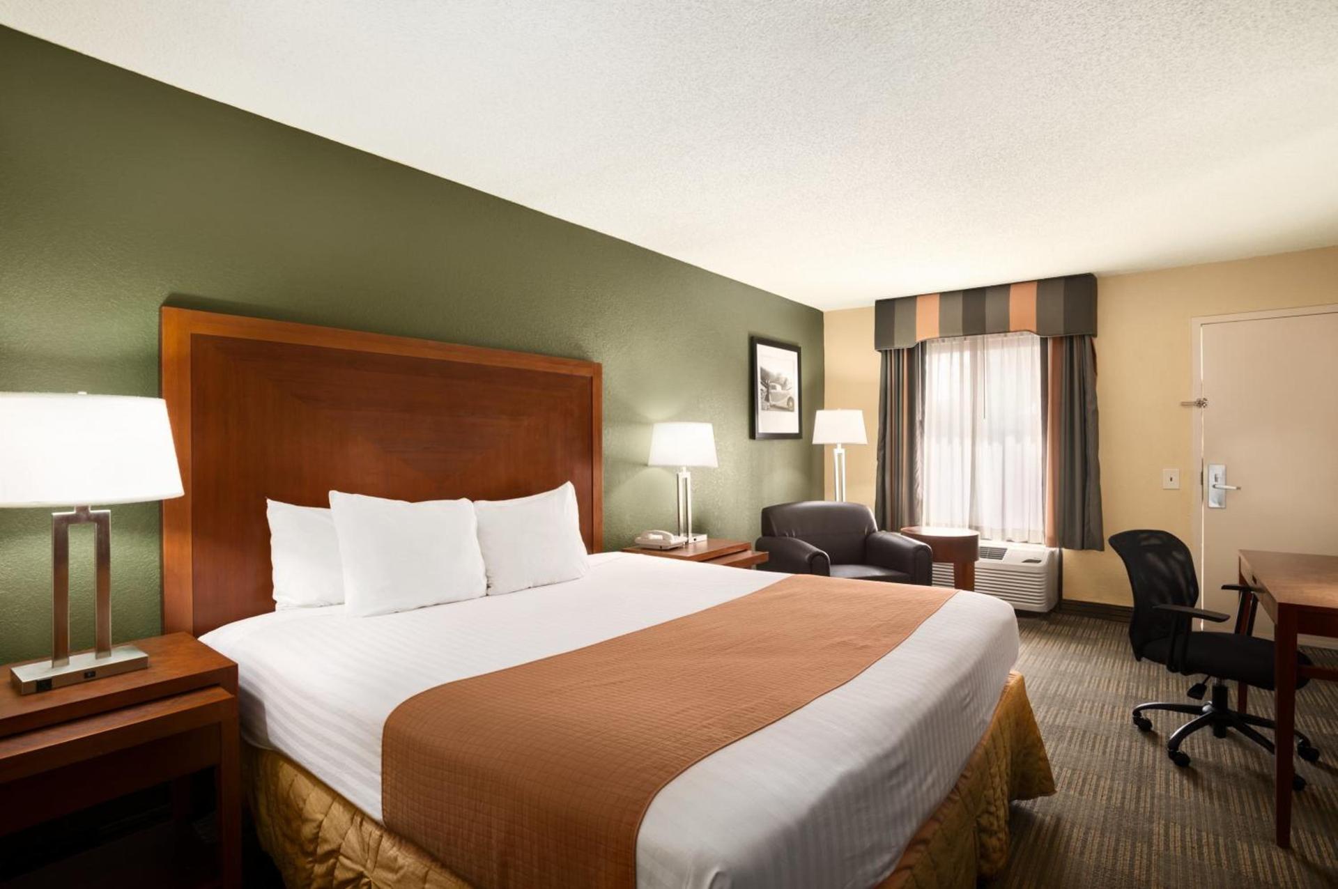 Days Inn by Wyndham Jacksonville Airport photo 28