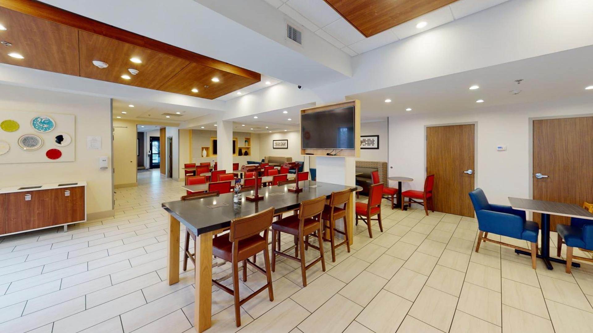 Holiday Inn Express South Burlington by IHG photo 22