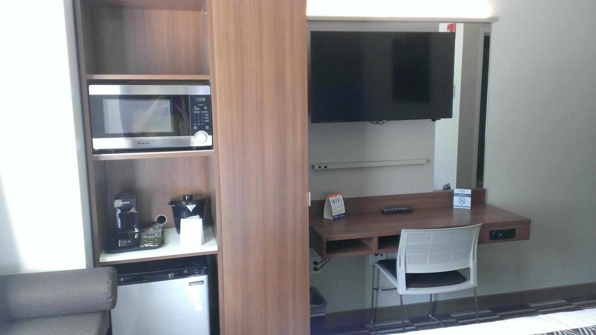 Microtel Inn & Suites by Wyndham Binghamton photo 43