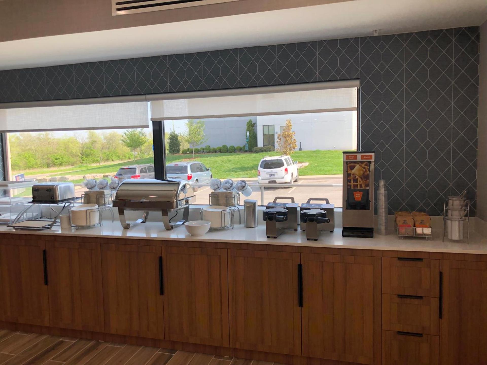 Comfort Inn & Suites Gallatin - Nashville Metro photo 58