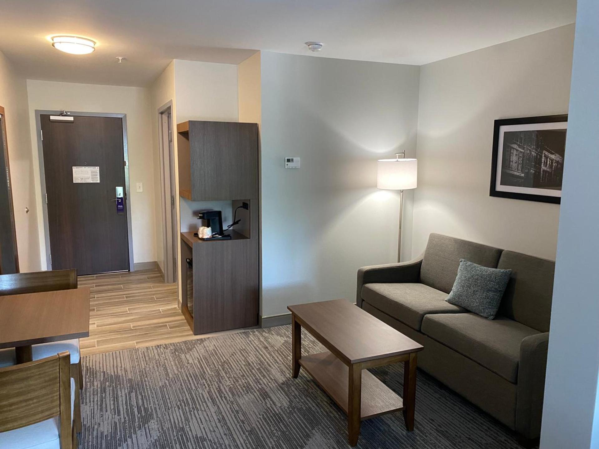 Comfort Inn & Suites Gallatin - Nashville Metro photo 45