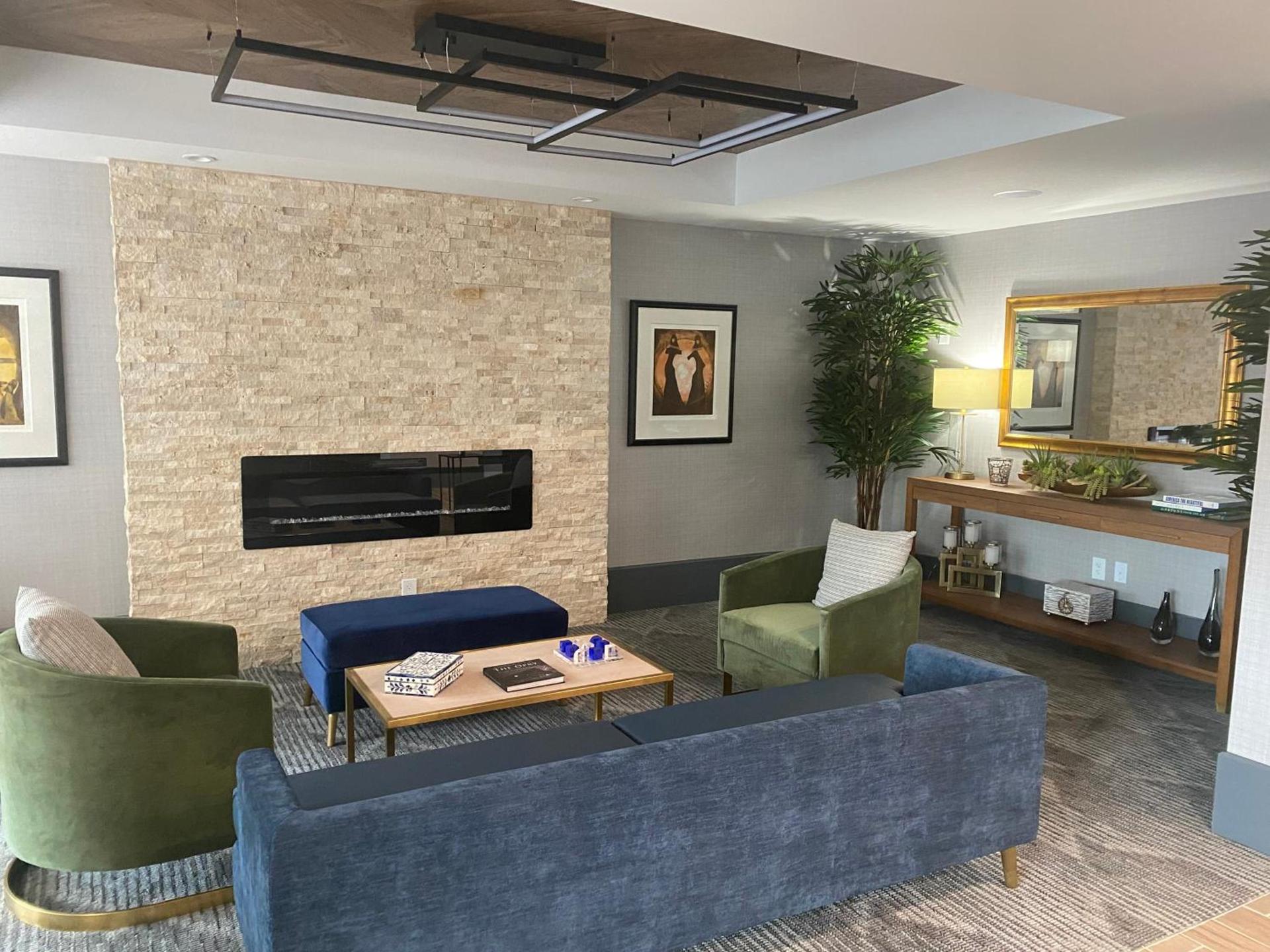 Comfort Inn & Suites Gallatin - Nashville Metro photo 40