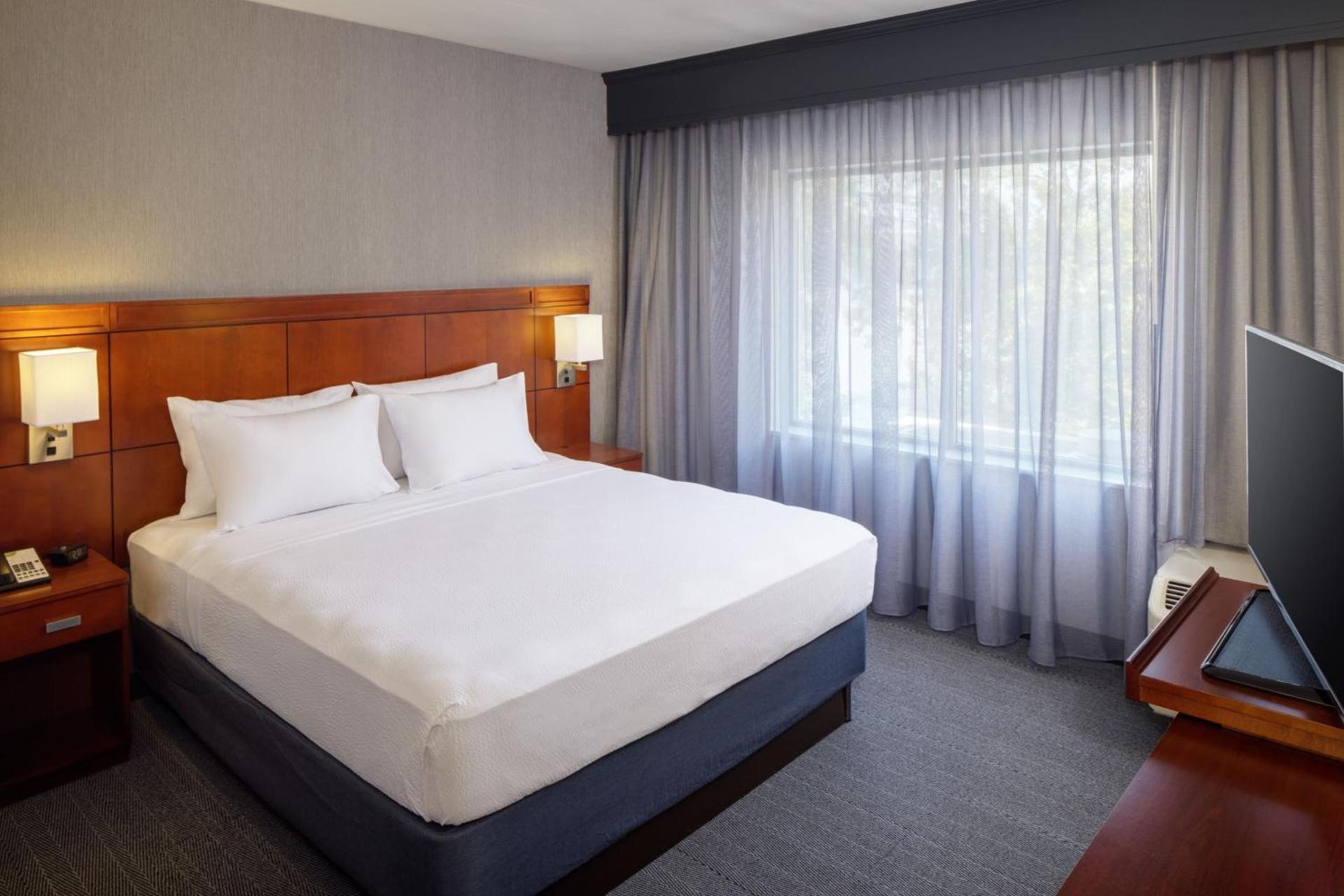 Courtyard by Marriott Charleston Downtown/Civic Center photo 22