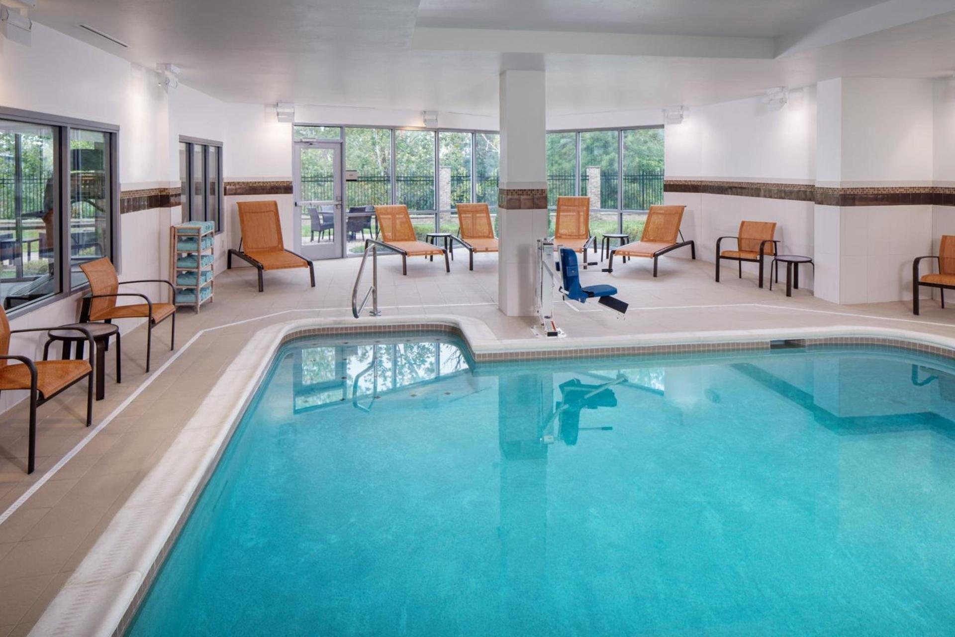 Courtyard by Marriott Charleston Downtown/Civic Center photo 35