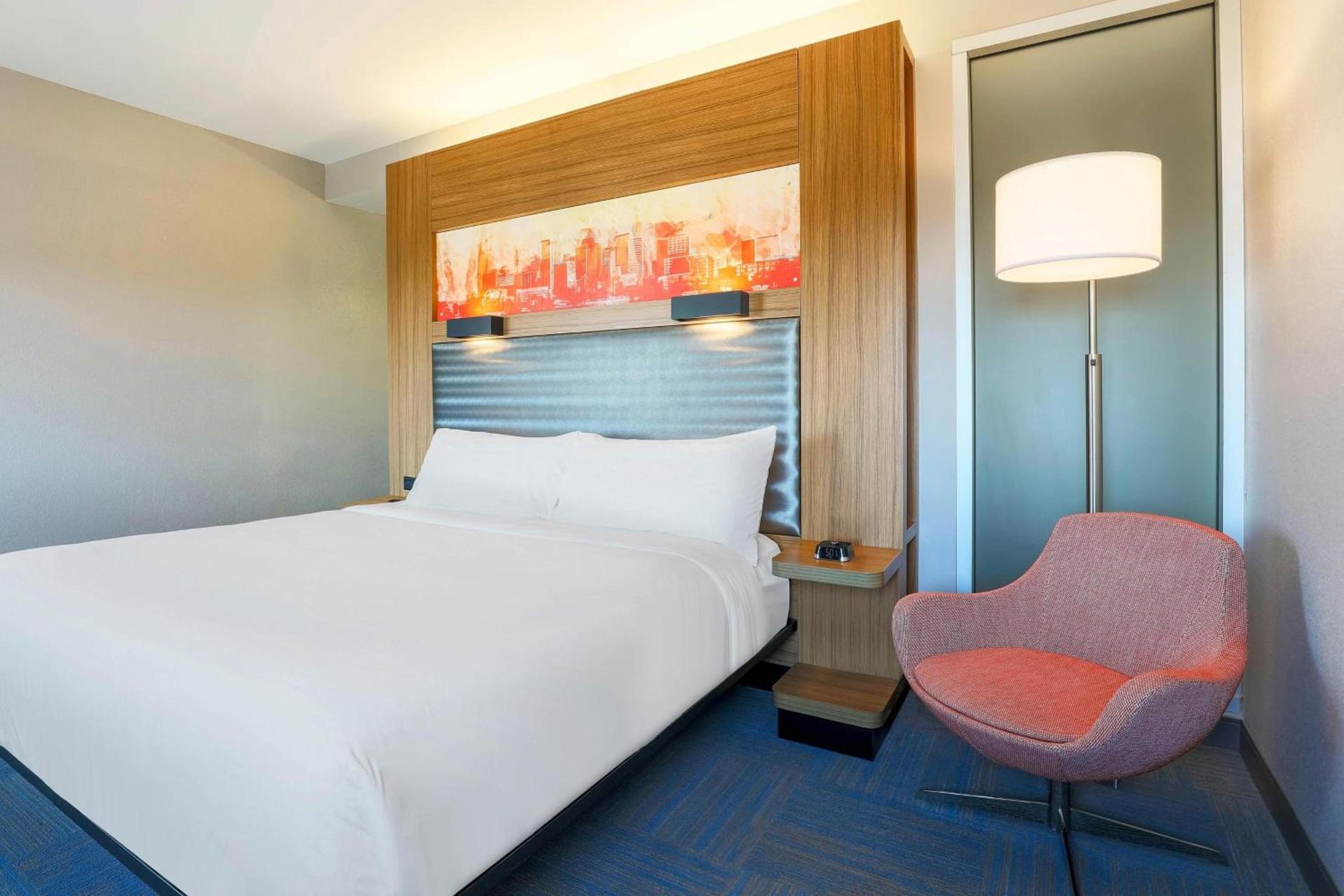 Aloft by Marriott Phoenix-Airport photo 8