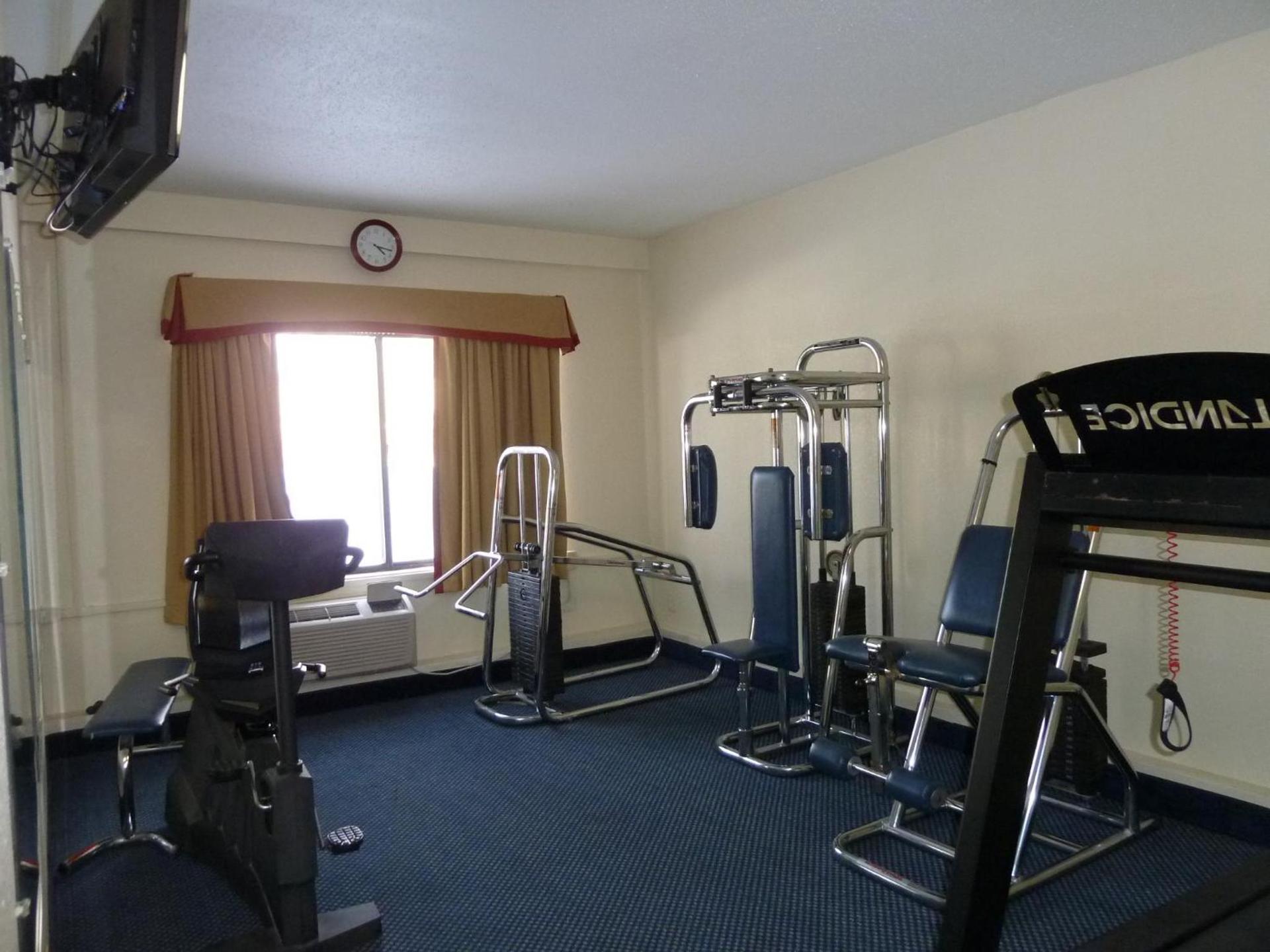 Katahdin Inn & Suites photo 13