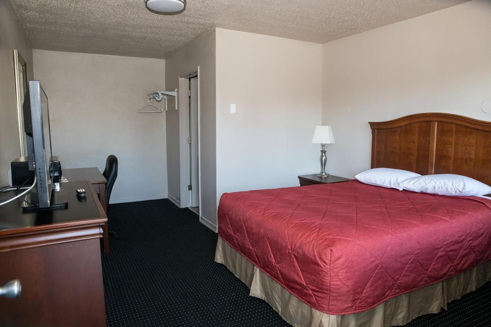 Regency Inn photo 5