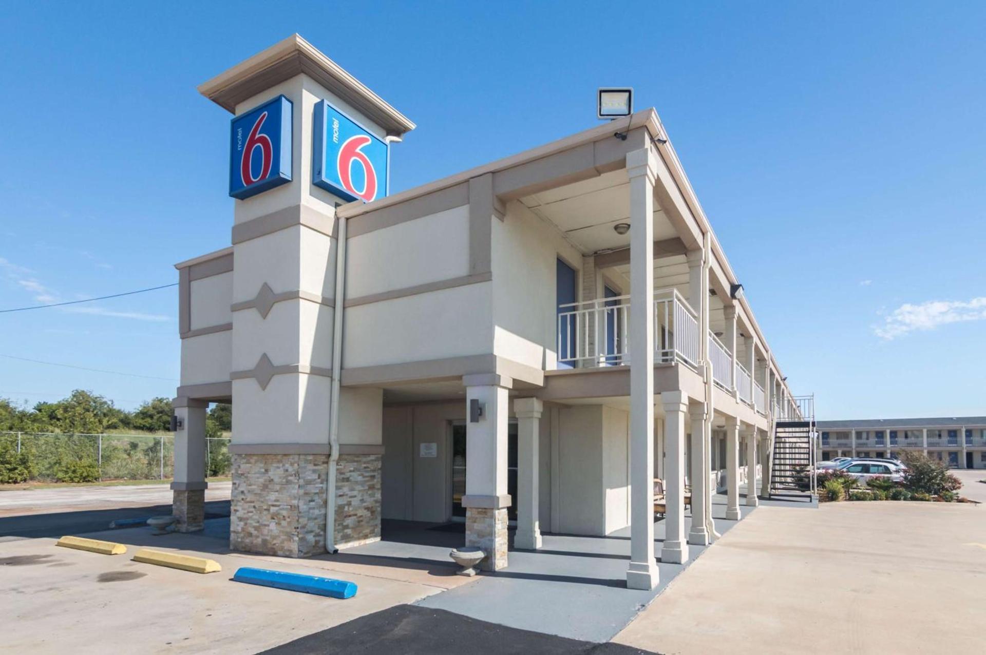 Motel 6-Wichita Falls, TX - North photo 2