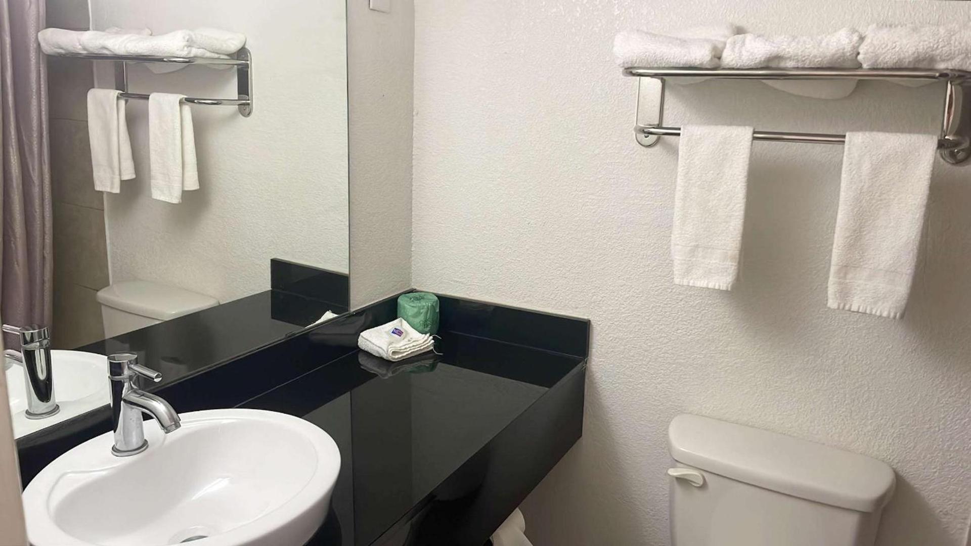 Motel 6-Wichita Falls, TX - North photo 12