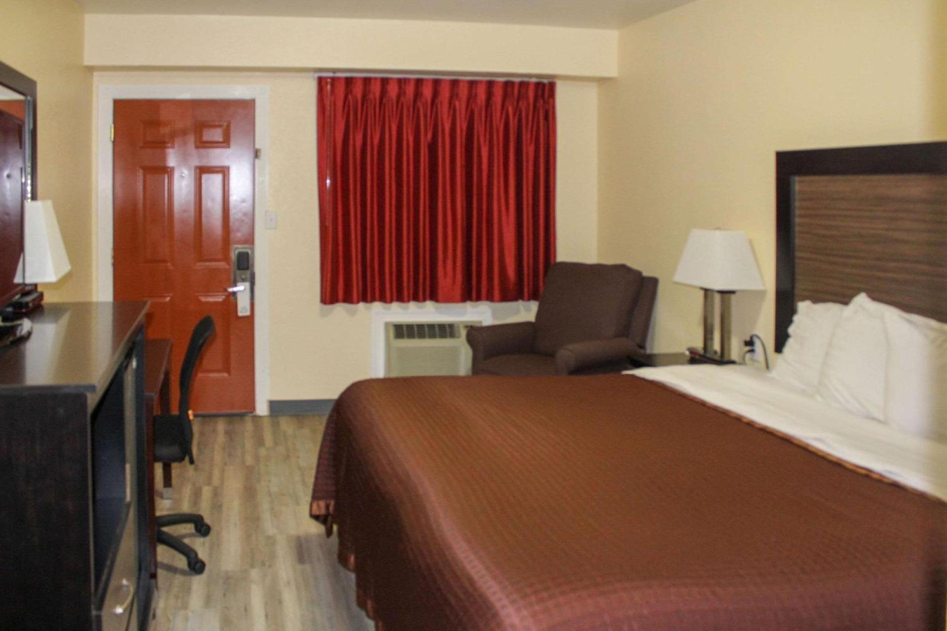 Rodeway Inn Medford South I-5 photo 19