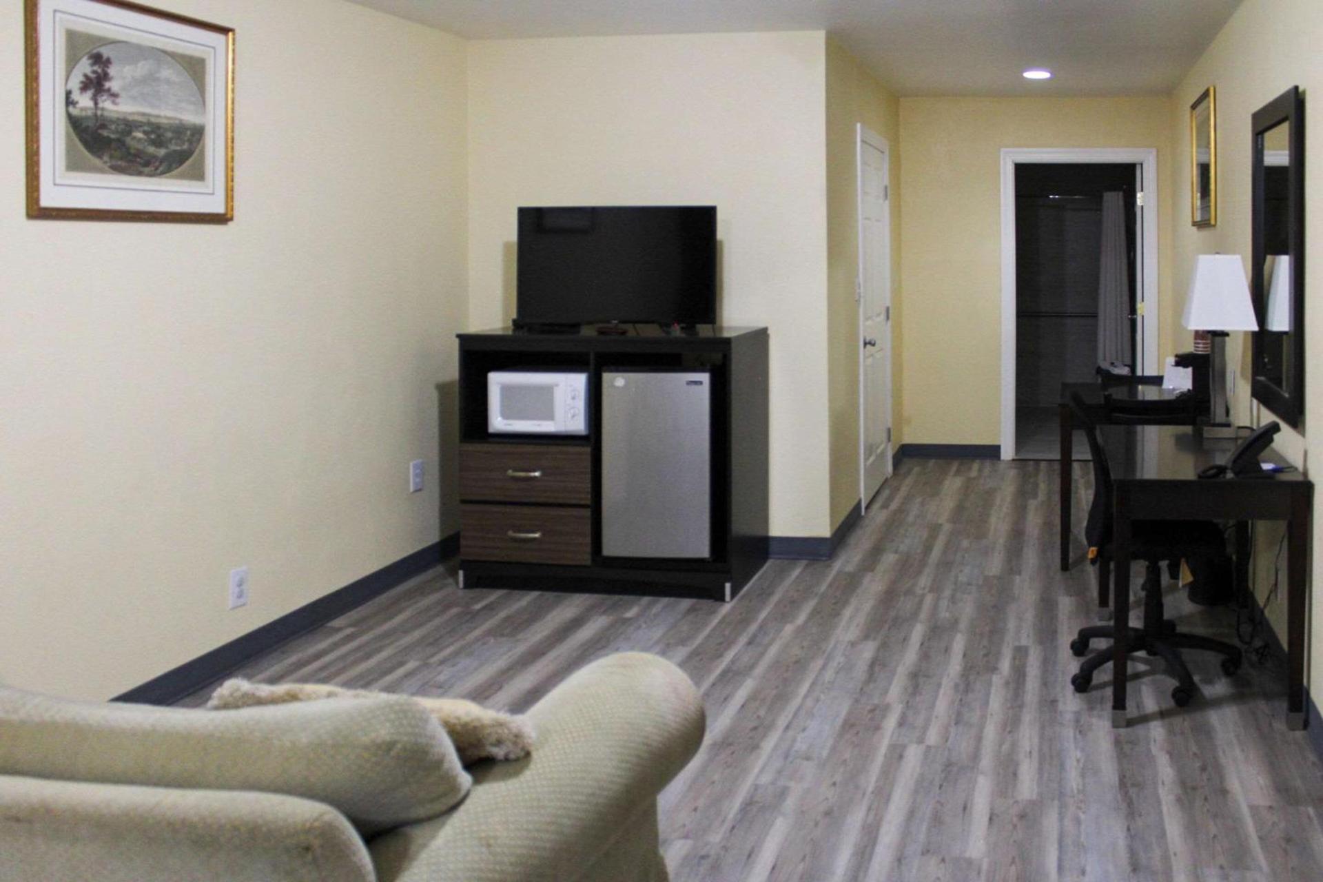Rodeway Inn Medford South I-5 photo 32
