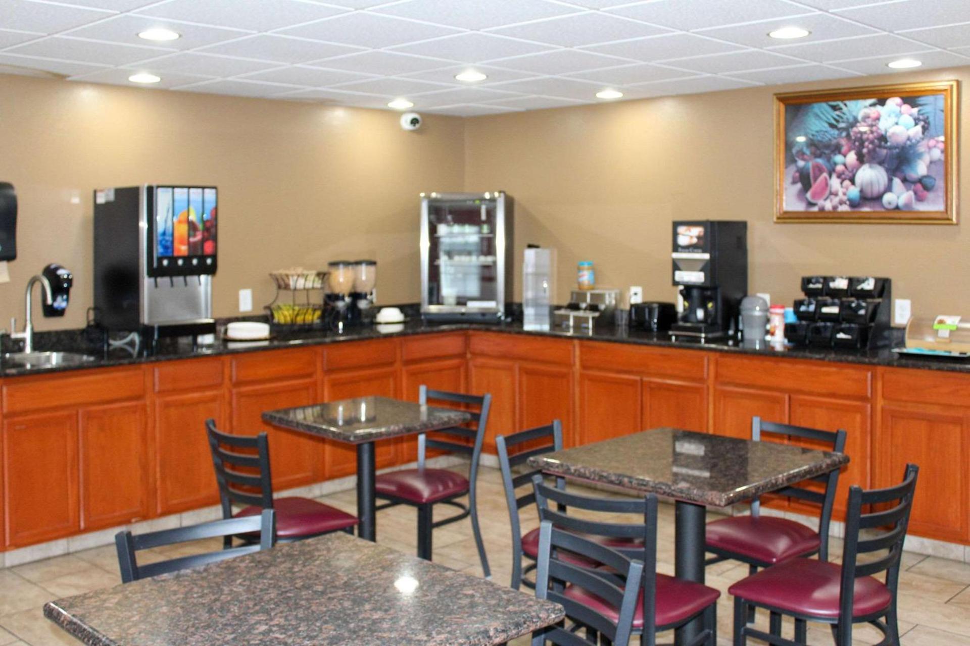 Rodeway Inn Medford South I-5 photo 34