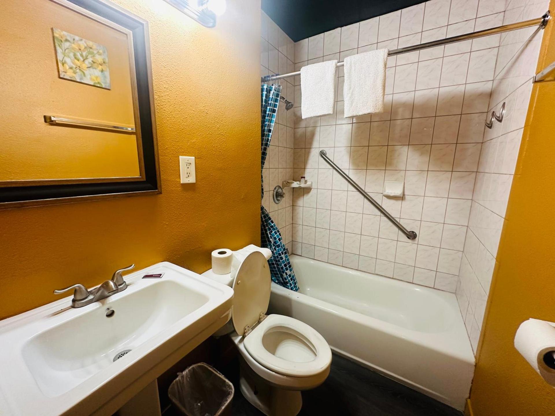 Casa Blanca Inn - Whittier, Los Angeles photo 49